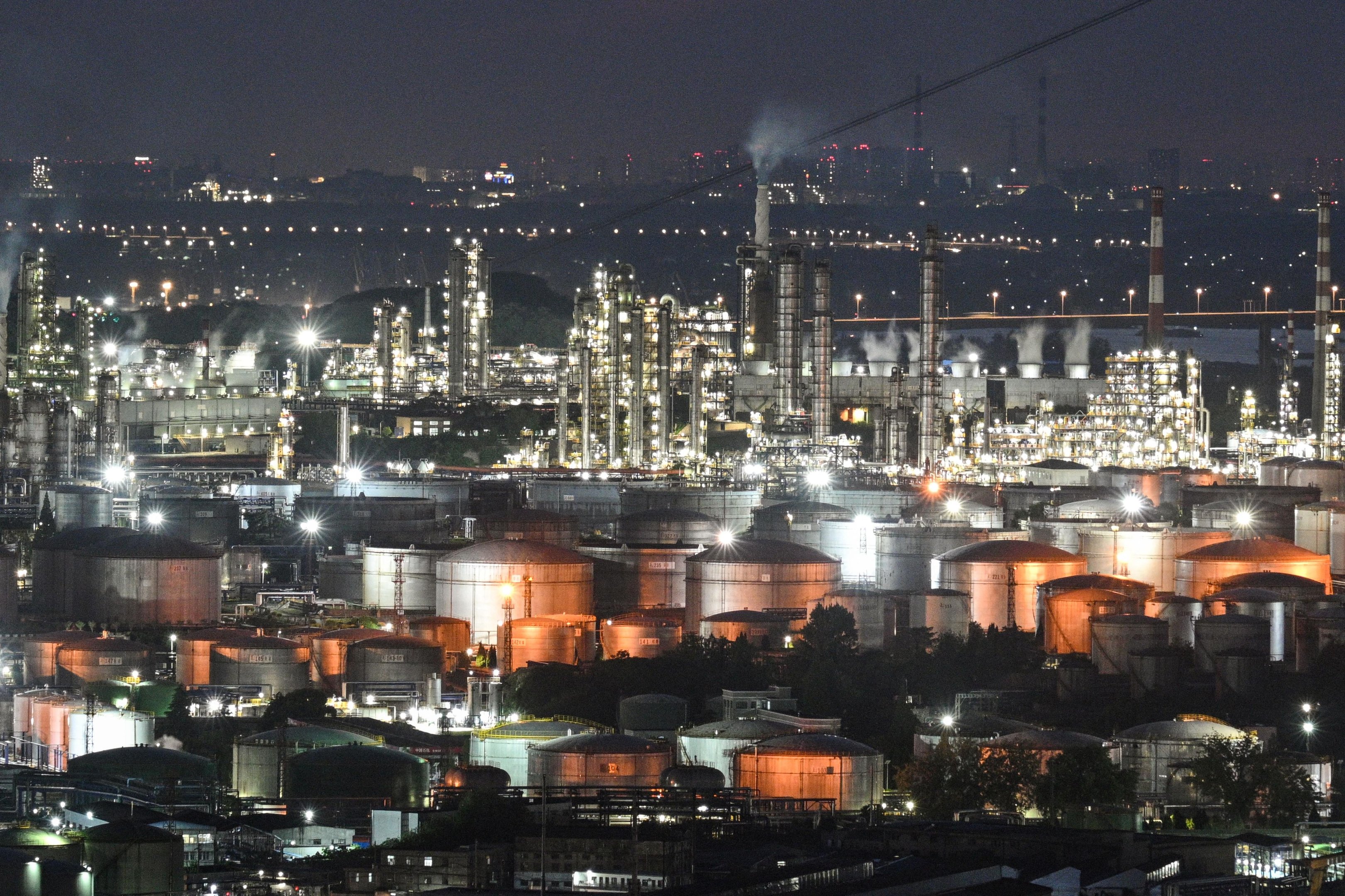 Petr&oacute;leo em alta diante da tens&atilde;o entre Ir&atilde; e Estados Unidos