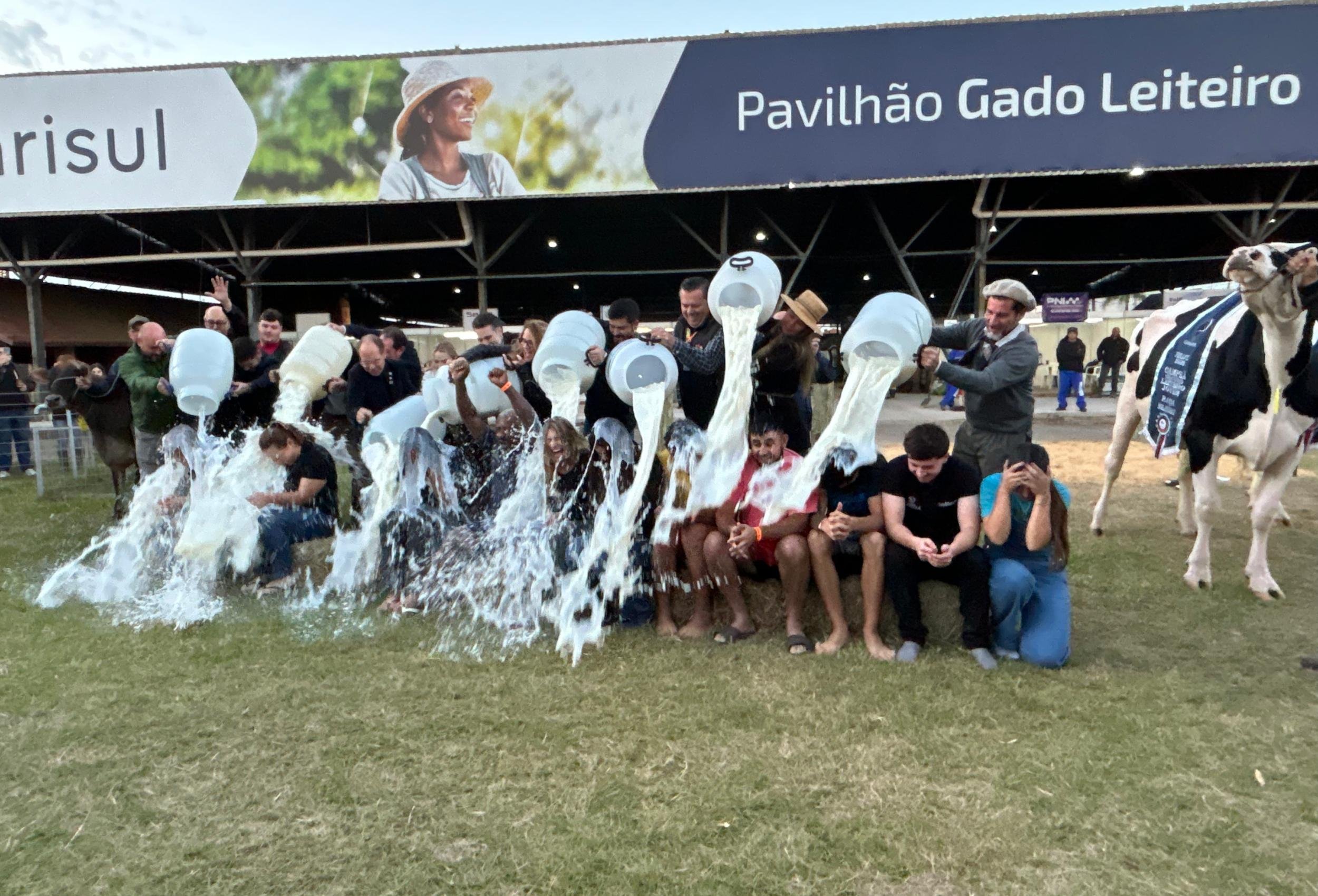 Como j&aacute; &eacute; tradi&ccedil;&atilde;o no concurso, 1.020 litros de leite ser&atilde;o doados &agrave; Prefeitura de Esteio