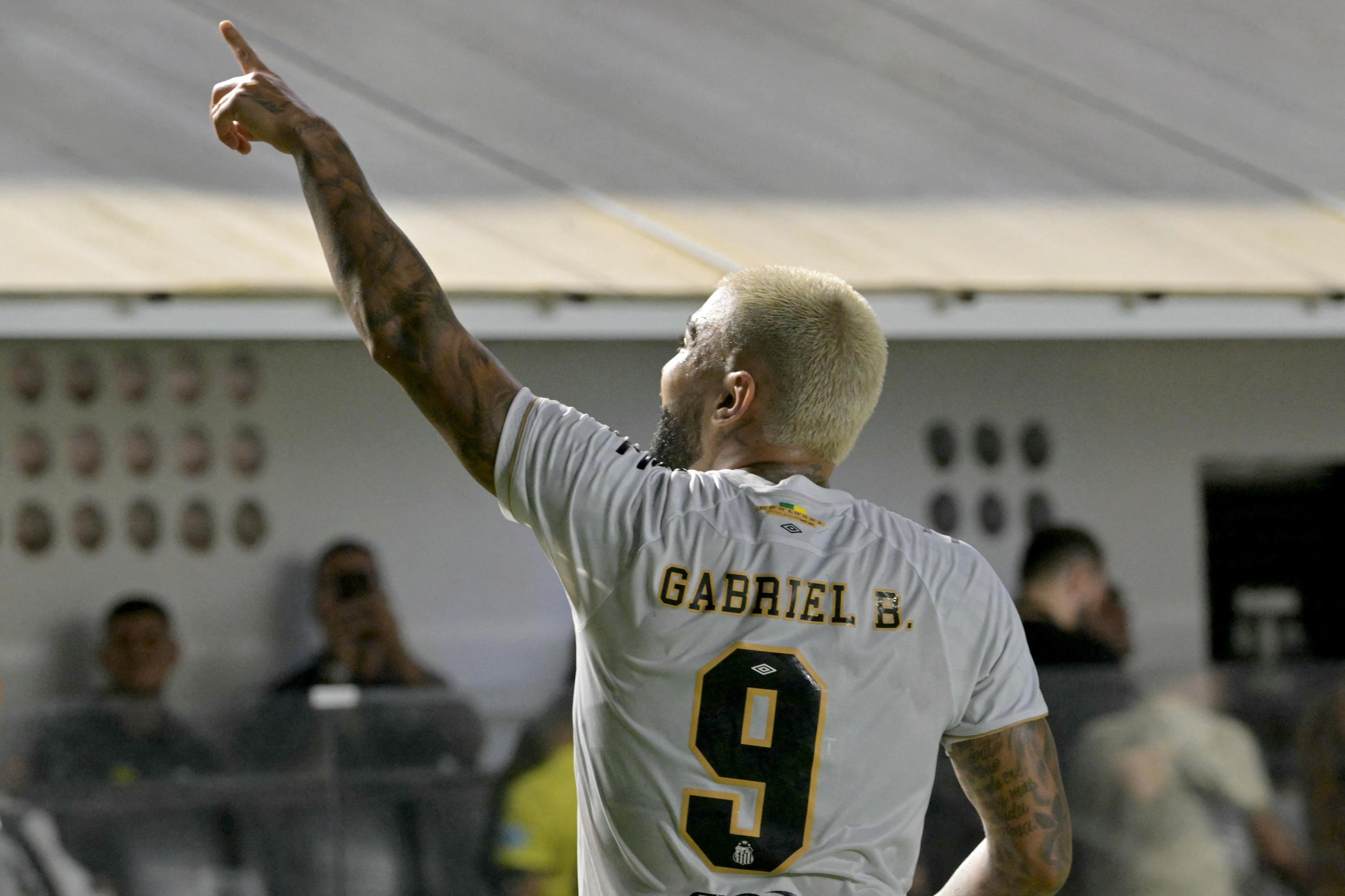 Na zona mista, Gabigol ressaltou que a boa atua&ccedil;&atilde;o em grande parte do jogo n&atilde;o importa se o resultado positivo n&atilde;o foi conquistado