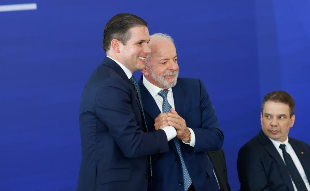 Expectativa &eacute; de leitura do relat&oacute;rio na segunda-feira e vota&ccedil;&atilde;o no plen&aacute;rio at&eacute; quinta