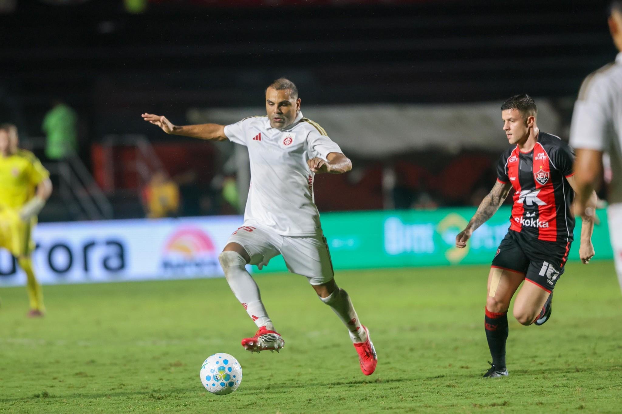 Inter de Gabriel Mercado teve bons momentos no Barrad&atilde;o, mas acabou perdendo o jogo