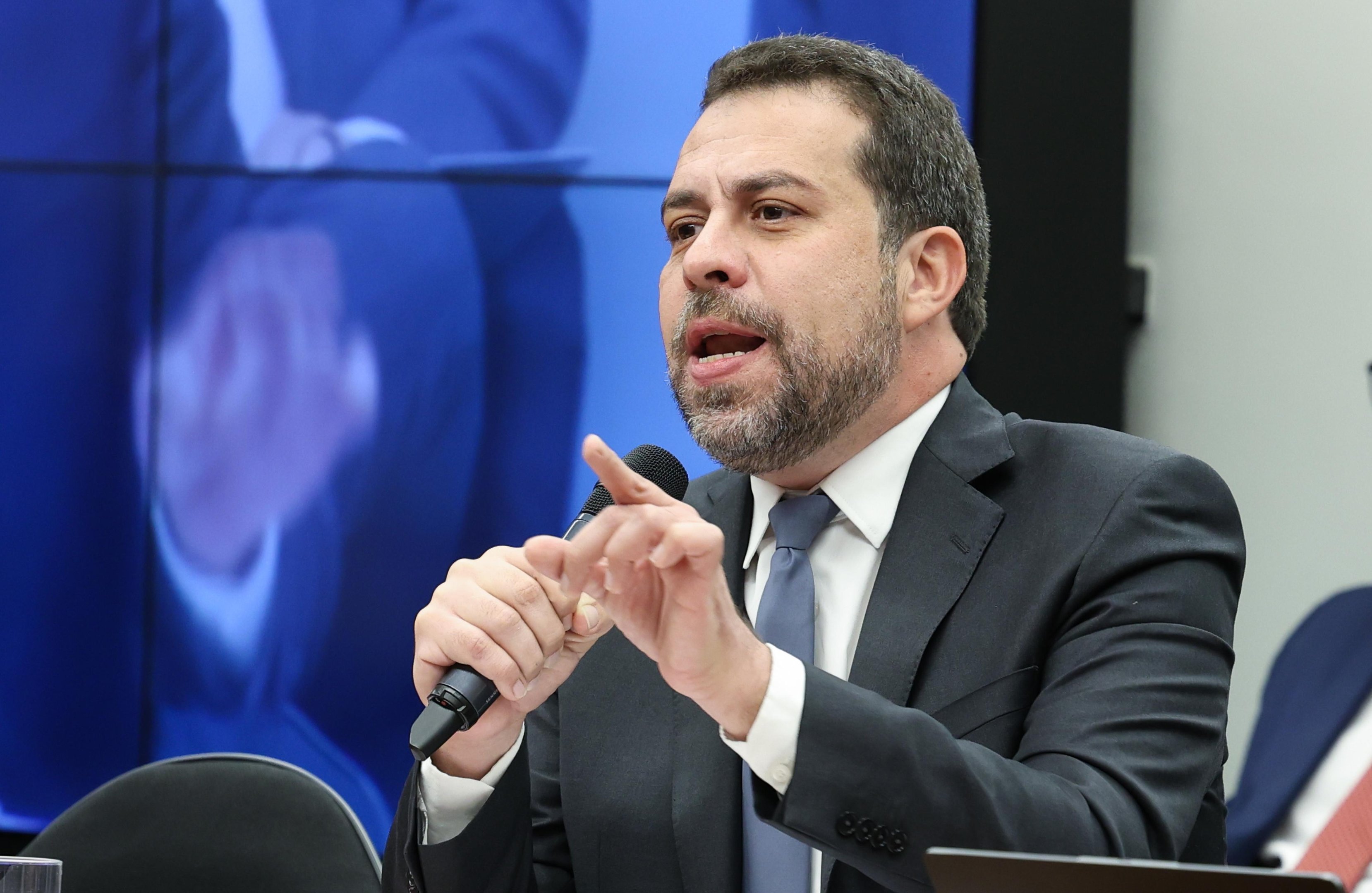 Guilherme Boulos lamenta morte do tio de 80 ap&oacute;s atropelamento em S&atilde;o Paulo