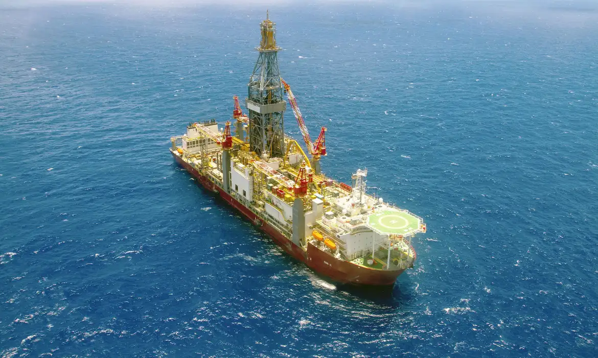 Trabalhadores defendem o retorno &agrave; obrigatoriedade da Petrobras como operadora &uacute;nica no regime de partilha em &aacute;reas do pr&eacute;-sal brasileiro