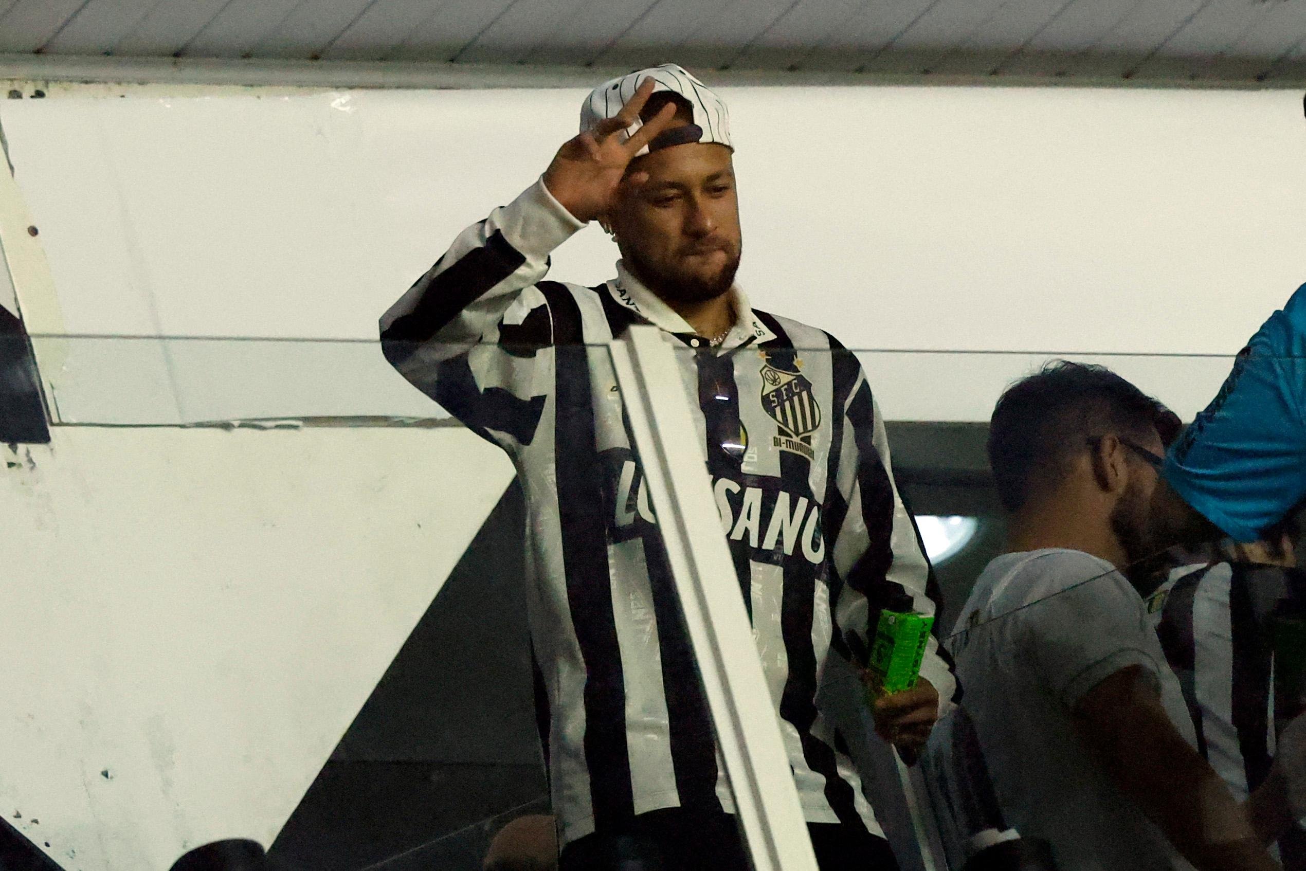 Santos afirmou ainda que Neymar vai estar em condi&ccedil;&otilde;es de disputar o Mundial