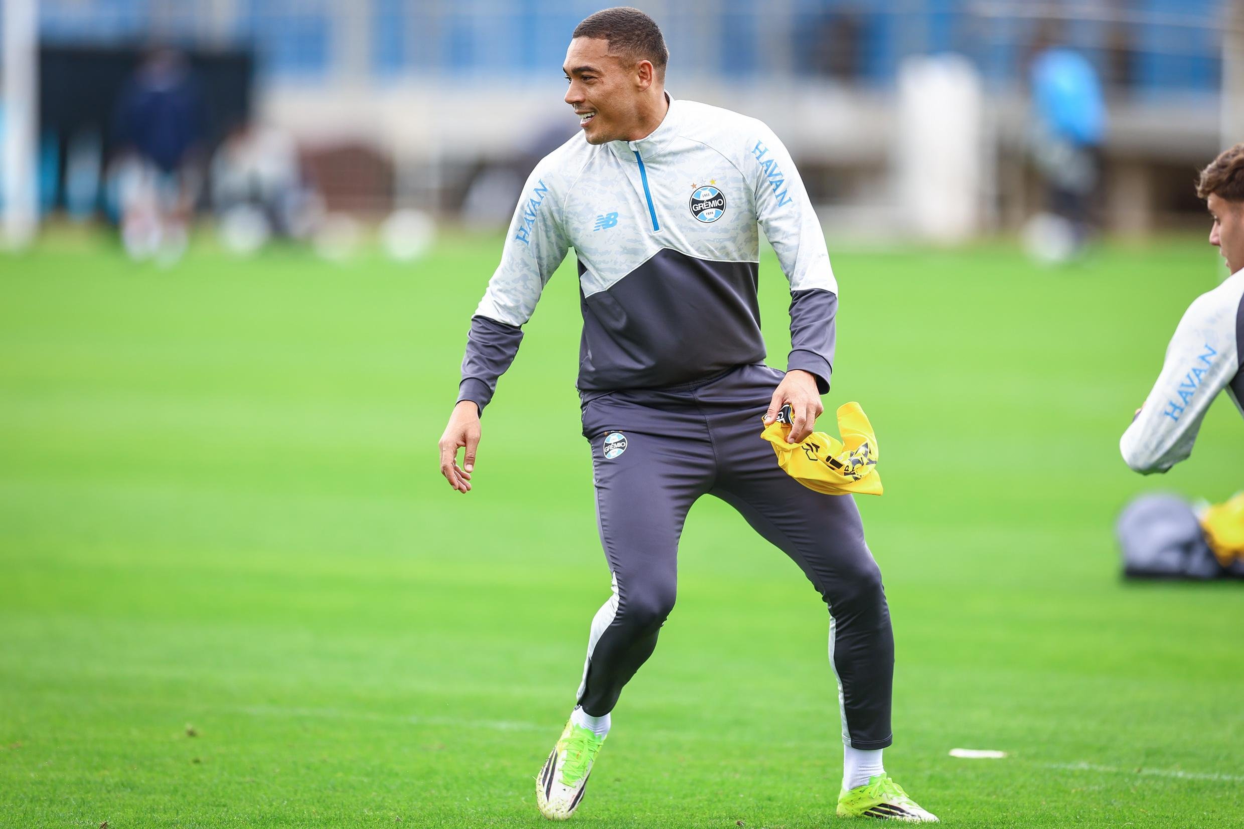 Carlos Vin&iacute;cius tem contrato com o Tricolor somente at&eacute; dezembro