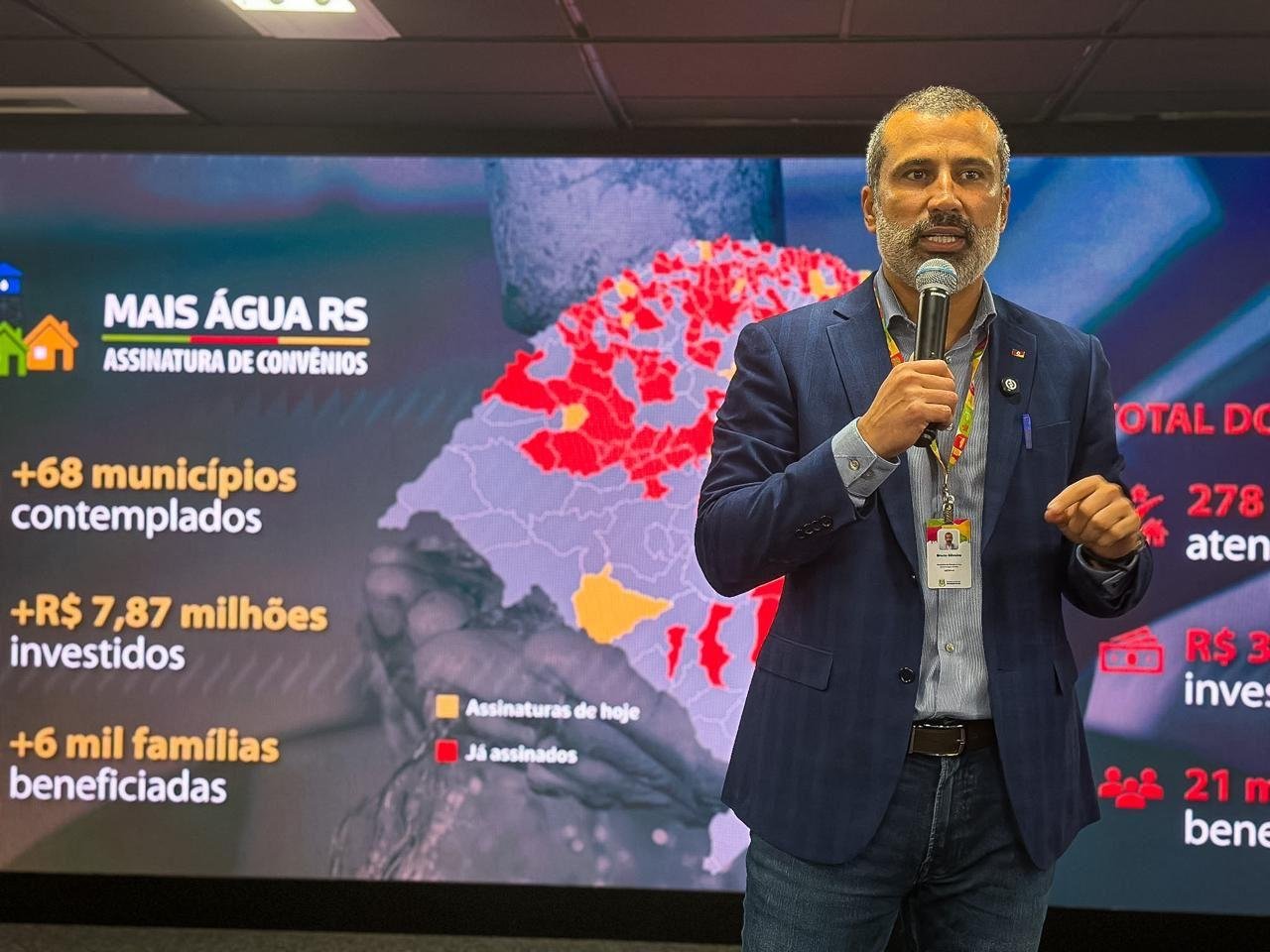 Secret&aacute;rio Bruno Silveira destacou investimentos do RS para garantir acesso de milhares de fam&iacute;lias &agrave; &aacute;gua pot&aacute;vel