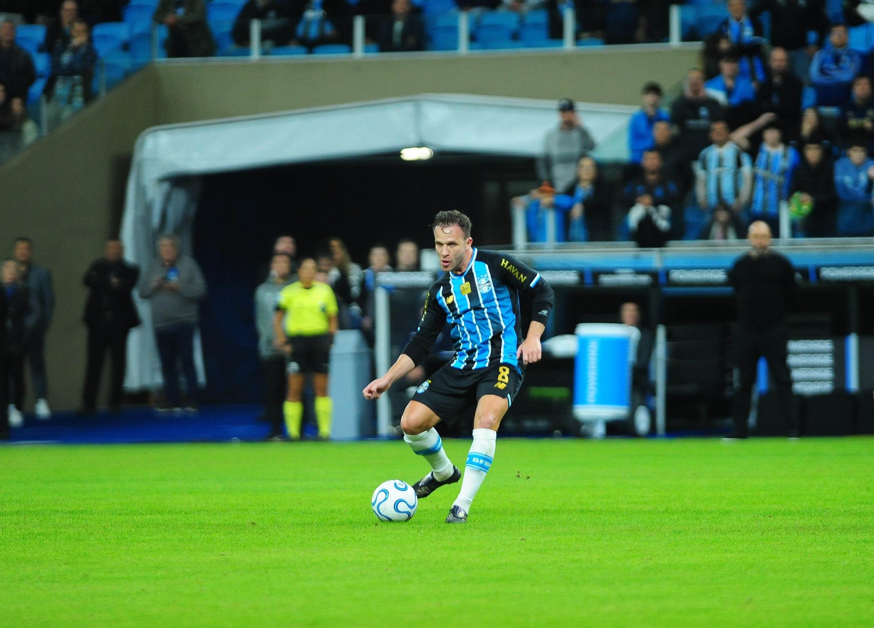 Arthur n&atilde;o seguir&aacute; no Tricolor