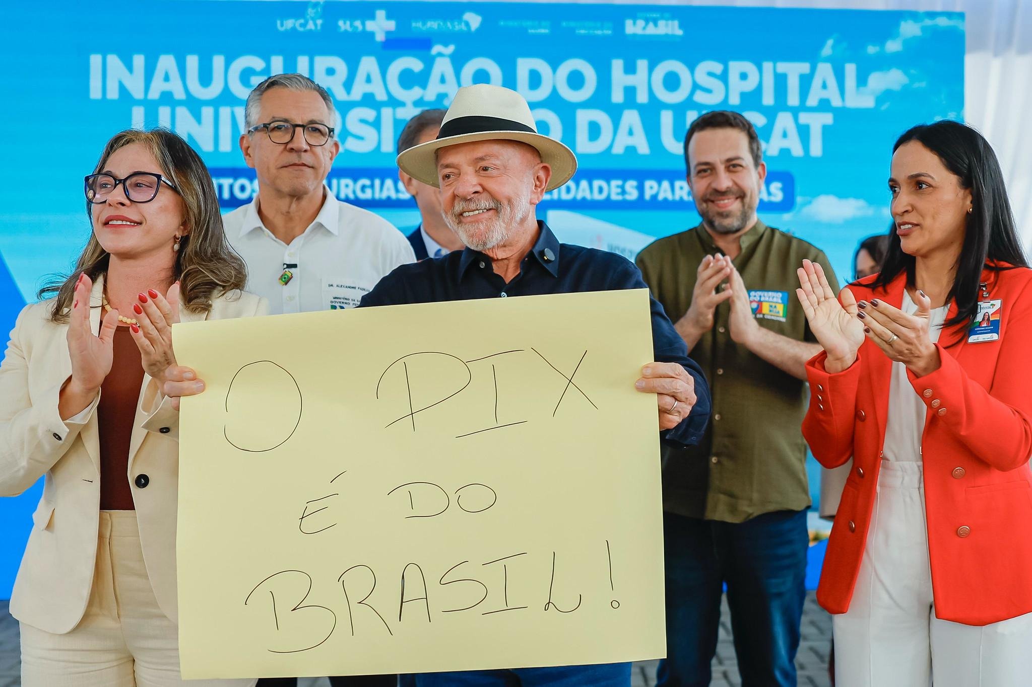 Lula se manifesta sobre taxas
