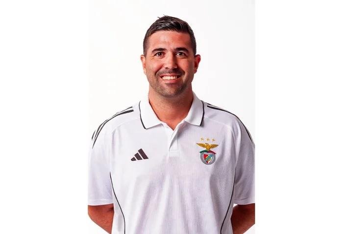 Carlos Silva vai substituir o compatriota Hugo Ribeiro