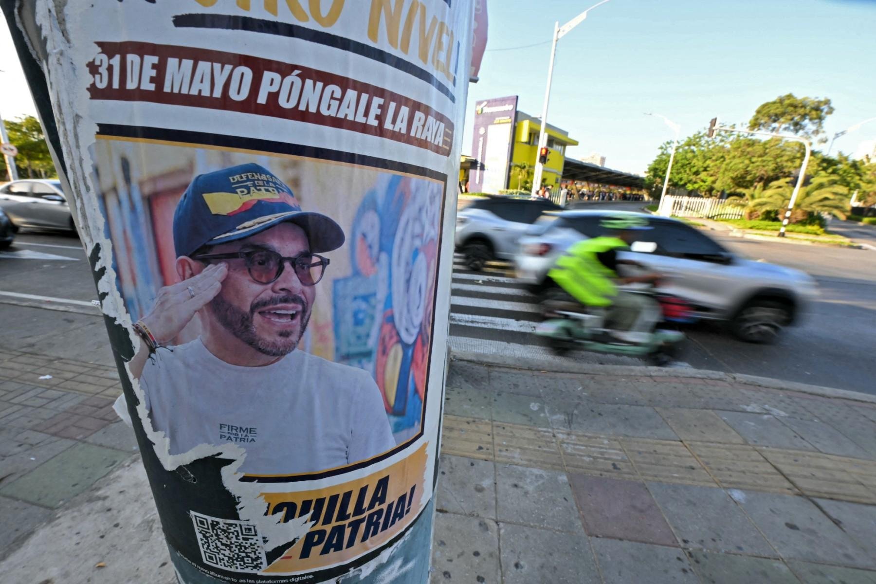 Candidato de extrema-direita surpreendeu ao liderar primeiro turno