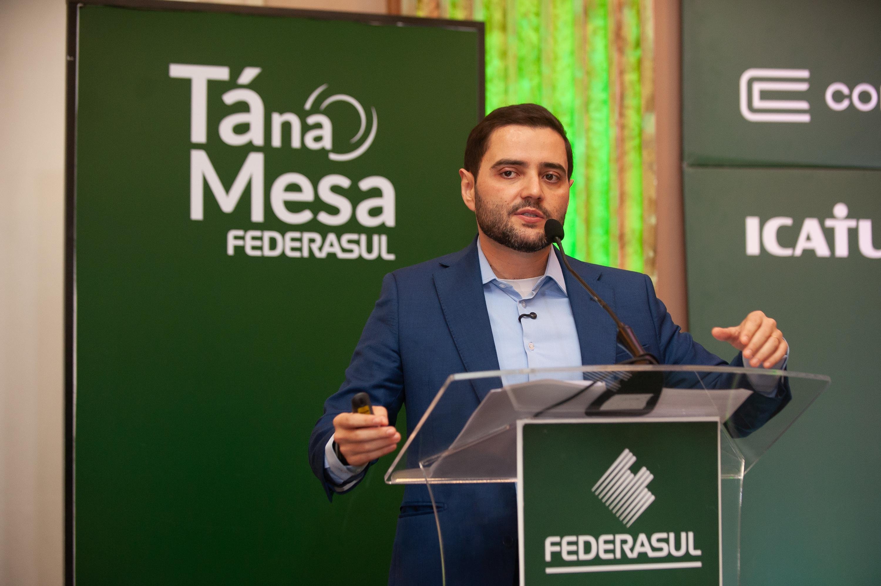 Pr&eacute;-candidato do MDB ao governo, o vice-governador Gabriel Souza fala na Federasul