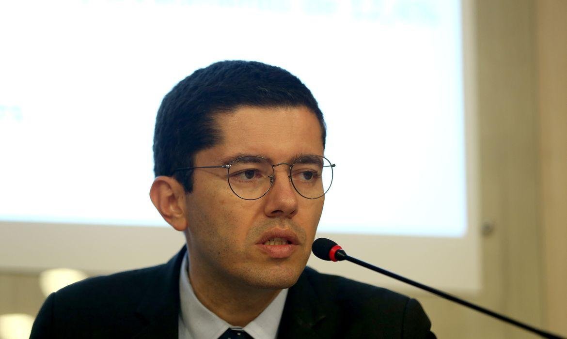 Exporta&ccedil;&otilde;es para Estados Unidos caem 14% em maio