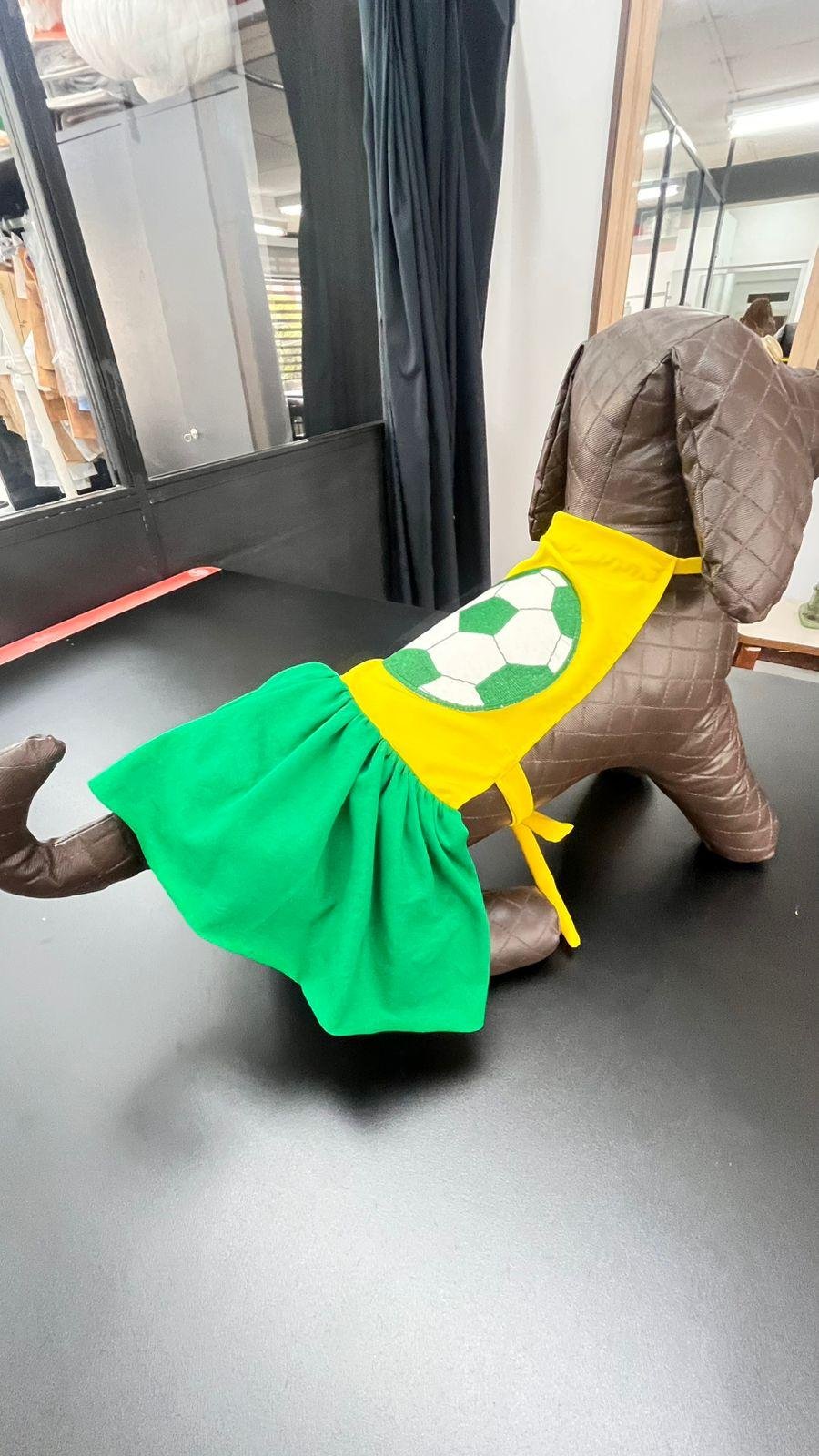 Proposta une criatividade, customiza&ccedil;&atilde;o e carinho pelos animais de estima&ccedil;&atilde;o, al&eacute;m de ser uma alternativa econ&ocirc;mica para quem quer torcer em grande estilo ao lado do seu companheiro de quatro patas