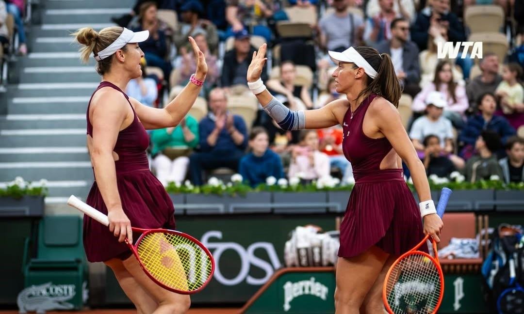Ao lado de Gabriela Dabrowski, a brasileira chega &agrave; segunda semi de Grand Slam no ano