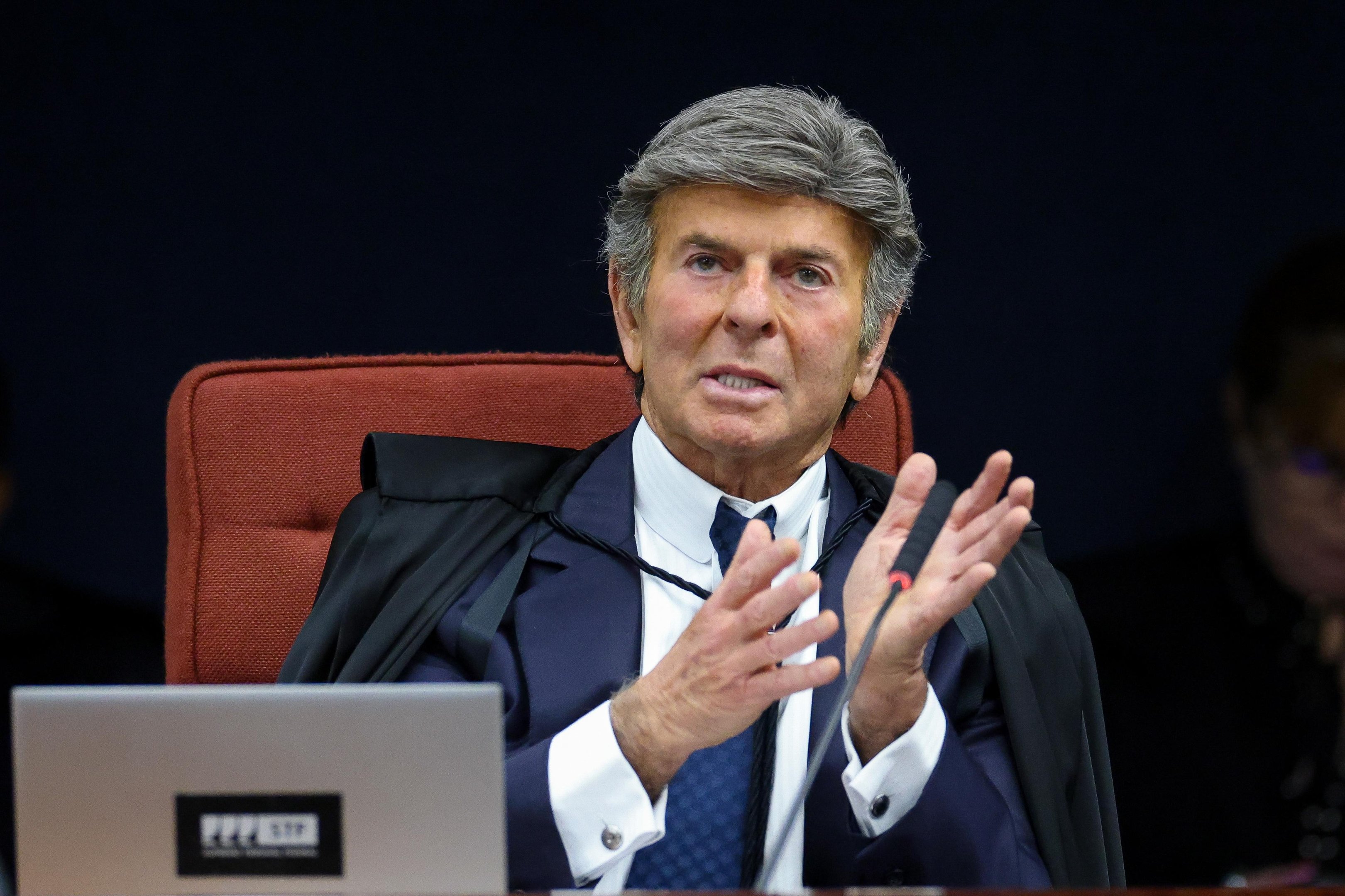 Al&eacute;m de GDF e Uni&atilde;o, que s&atilde;o signat&aacute;rios do acordo, o ministro Fux intimou tamb&eacute;m a comparecerem no encontro de amanh&atilde; o ministro da Fazenda, Dario Durigan