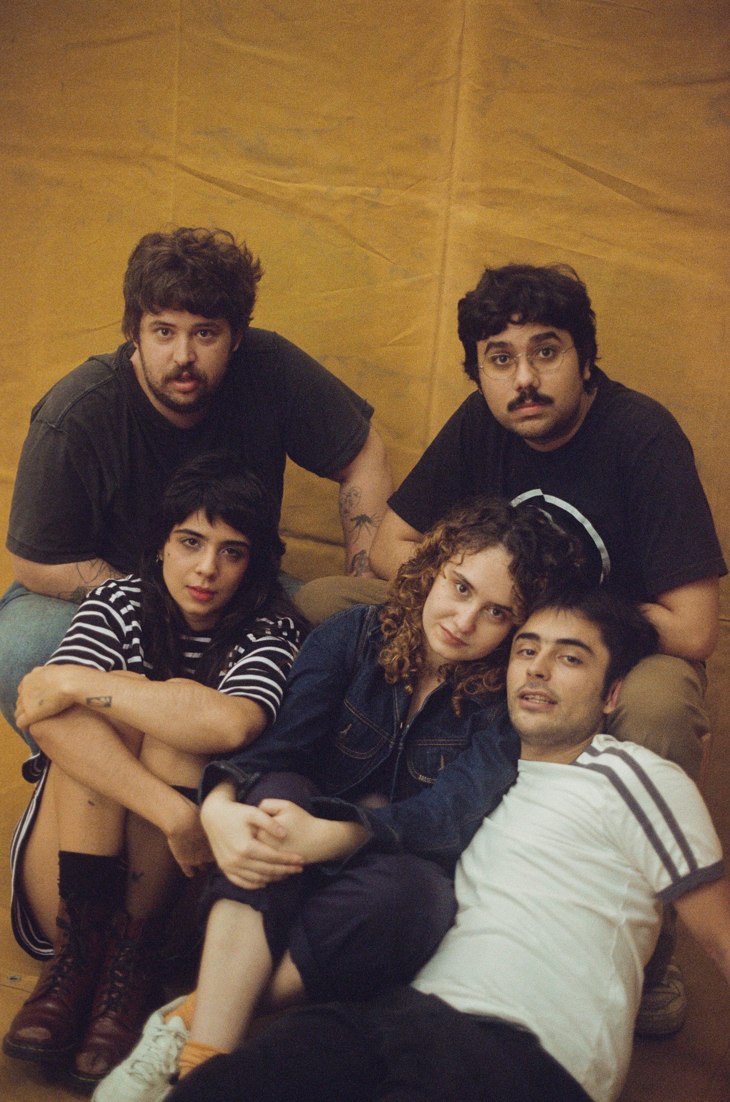 A banda paulistana Pelados apresenta ao vivo &ldquo;CONTATO&rdquo;, terceiro &aacute;lbum do grupo.