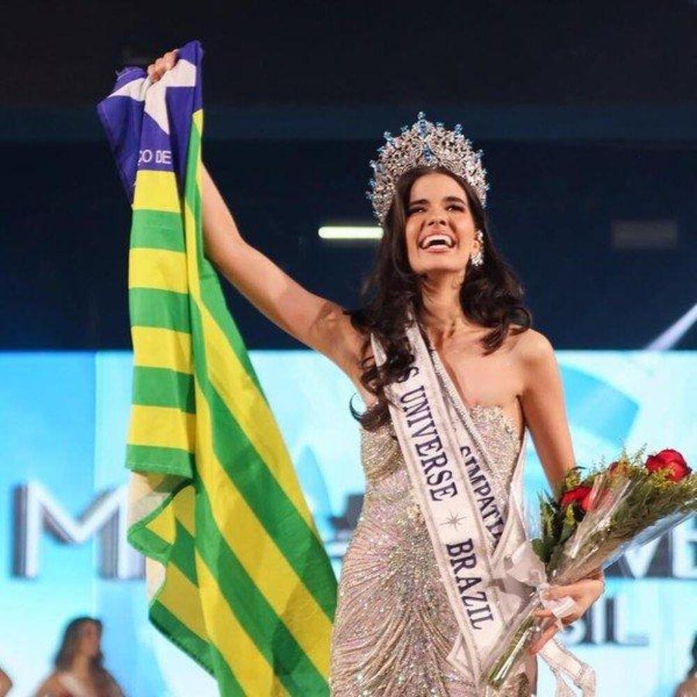 Maria Gabriela Lacerda, do Piau&iacute;, &eacute; a atual Miss Universe Brasil e entregar&aacute; a coroa na final de 25 de julho