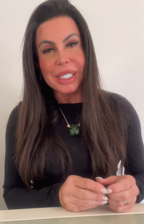 De acordo com Gretchen, os efeitos desse contato se manifestariam at&eacute; hoje no corpo e nos sentidos