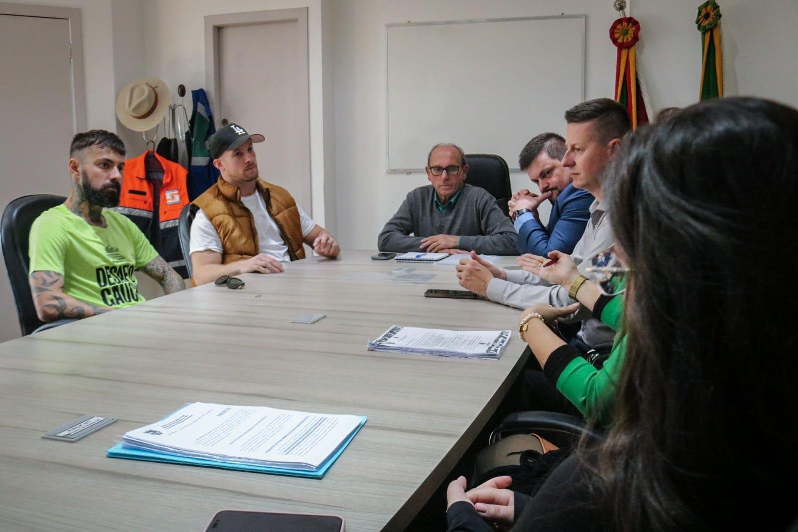 Prefeito reafirmou que Munic&iacute;pio tem adotado todas medidas cab&iacute;veis desde o in&iacute;cio da supress&atilde;o vegetal