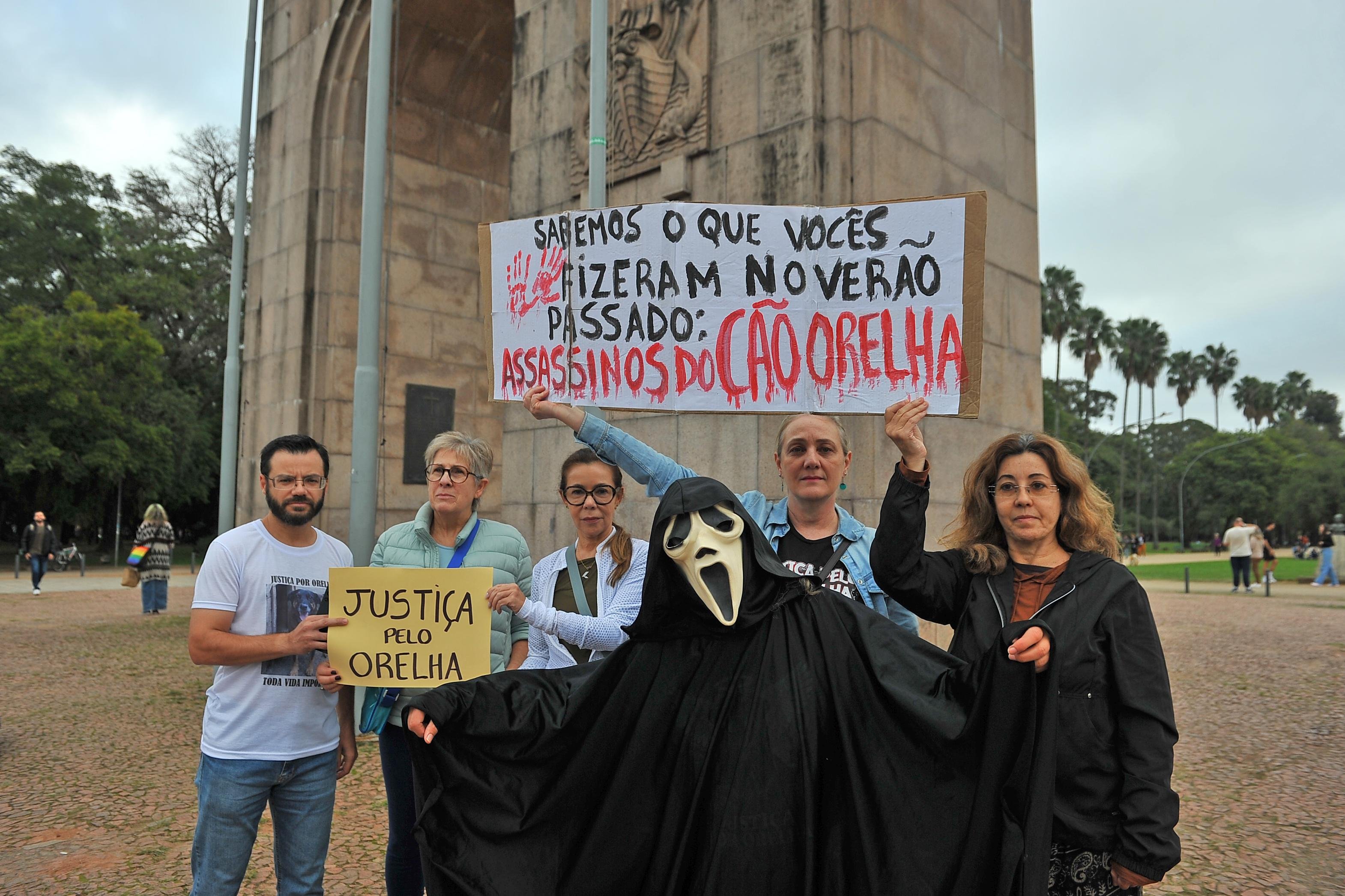Ato reuniu defensores da causa animal no Parque Farroupilha