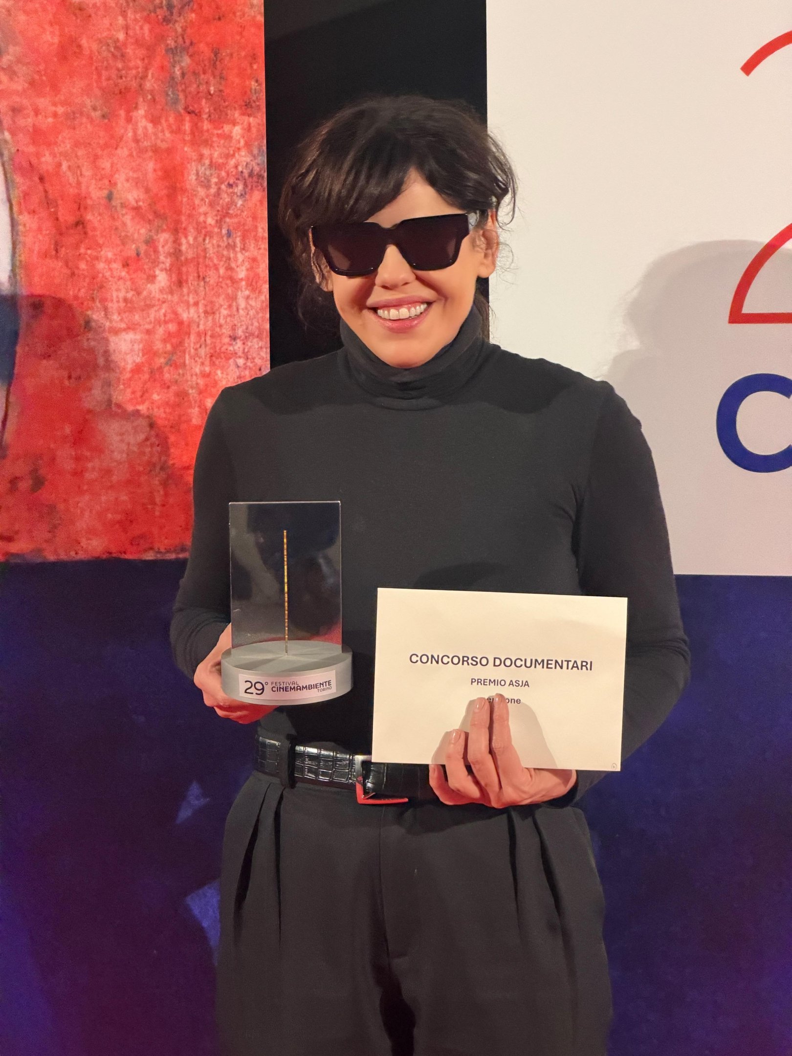 B&aacute;rbara Paz recebe pr&ecirc;mio em festival na It&aacute;lia