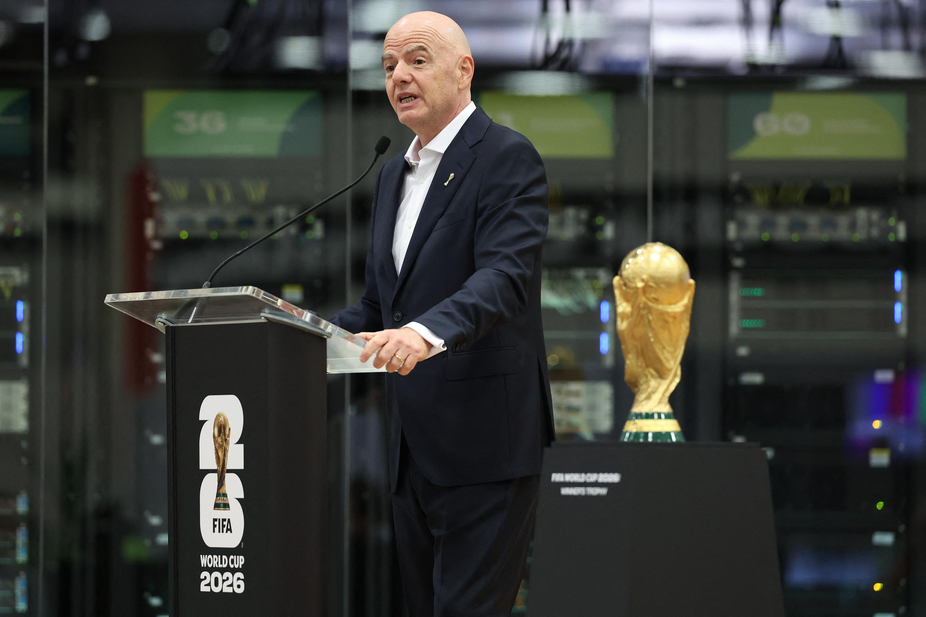 Michel Platini considera que Gianni Infantino, que era seu bra&ccedil;o direito na Uefa, "trabalhou para afast&aacute;-lo da disputa pela presid&ecirc;ncia" da entidade