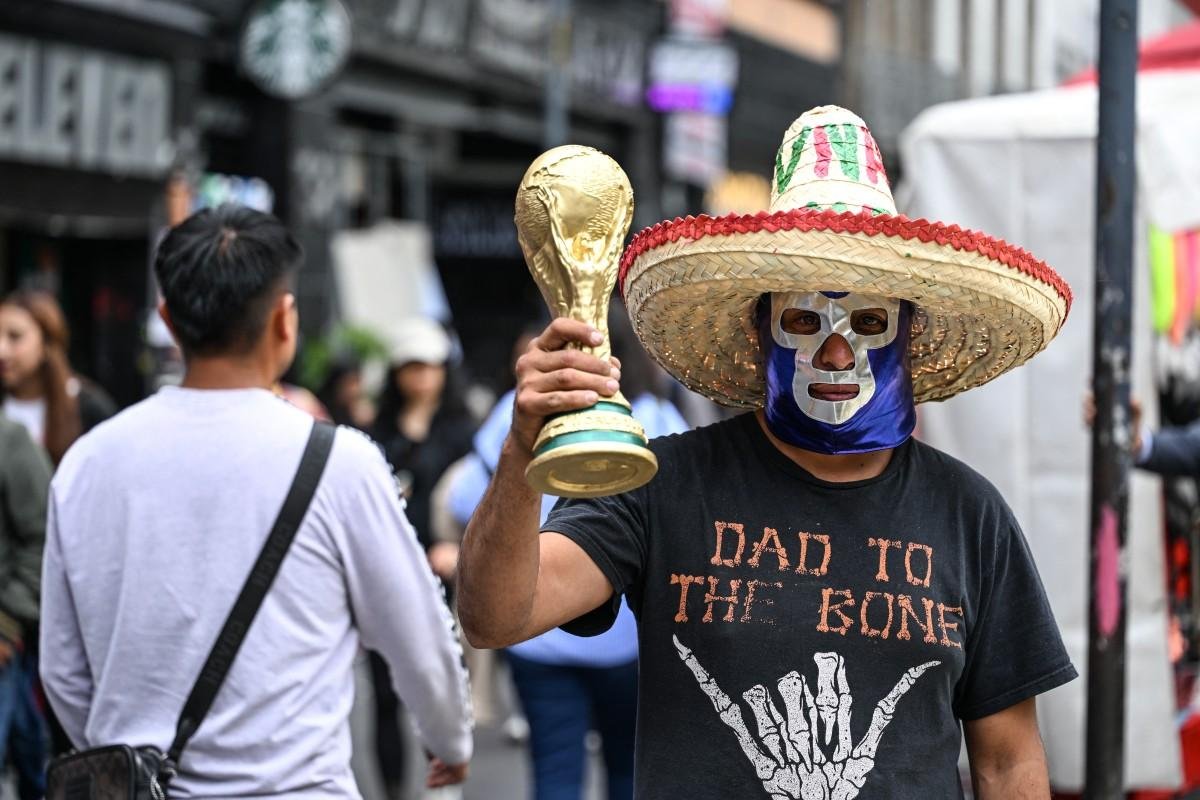 pre&ccedil;o m&iacute;nimo para assistir &agrave; partida de abertura entre M&eacute;xico e a &Aacute;frica do Sul, na quinta-feira, no Est&aacute;dio Azteca, chega a US$ 2.813
