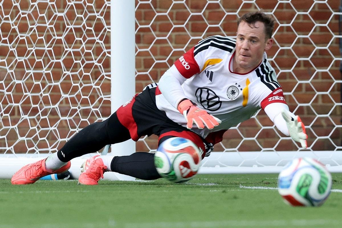 Goleiro Neuer se recuperou de uma les&atilde;o na panturrilha e deve ser titular contra Cura&ccedil;&atilde;o na estreia da Alemanha na Copa do Mundo