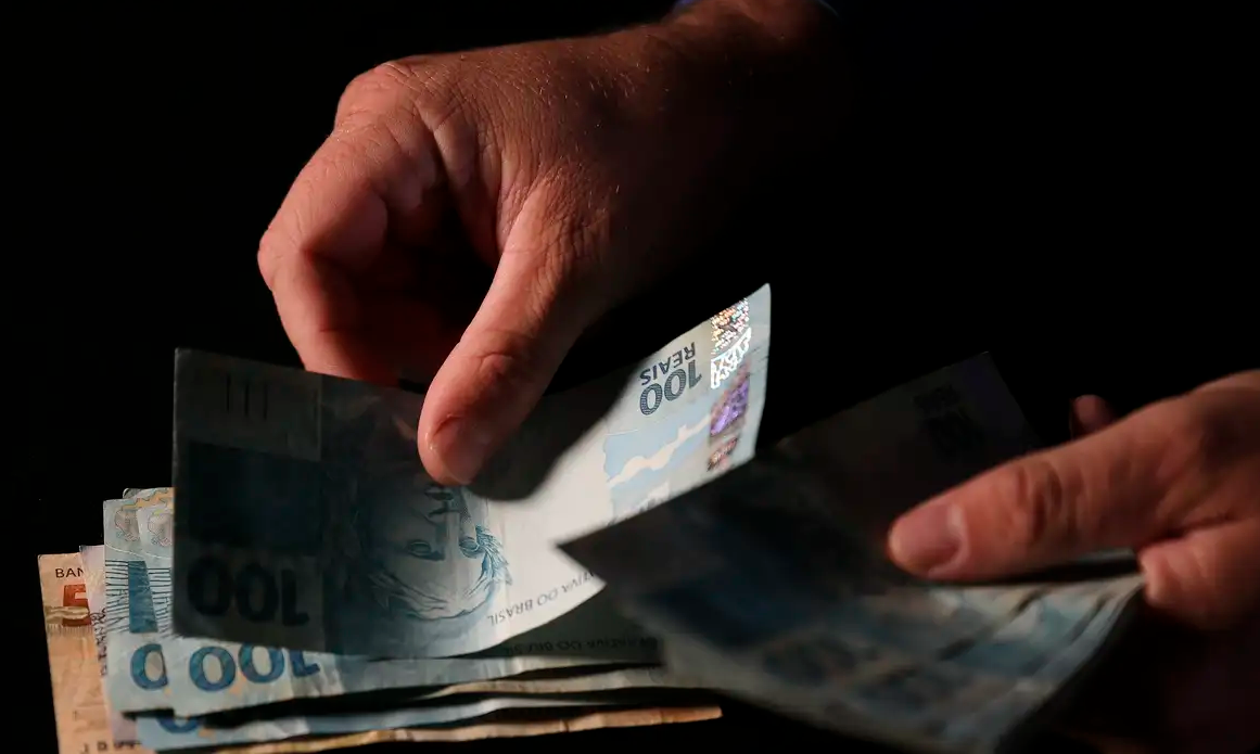 Na compara&ccedil;&atilde;o com abril de 2025, o IBC-Br total cresceu 0,92%