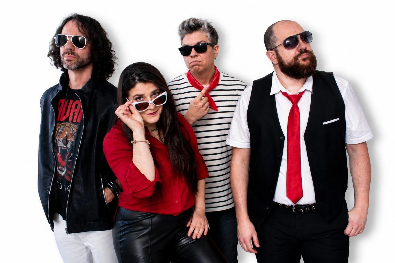 Glassyc faz shows marcados pela energia do rock cl&aacute;ssico internacional