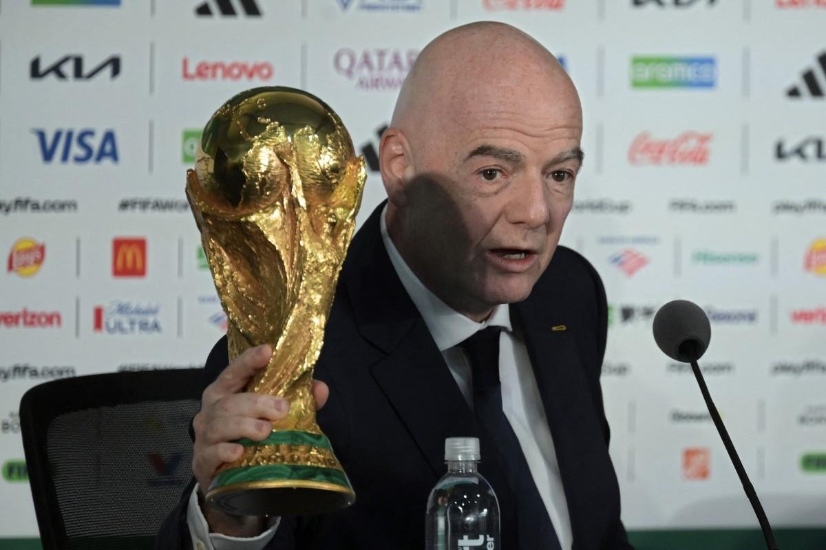 Infantino respondeu &agrave; pol&ecirc;mica envolvendo o &aacute;rbitro somali e parte da comiss&atilde;o t&eacute;cnica do Ir&atilde; sobre vistos