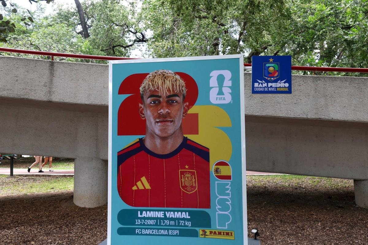 Yamal participou do treino coletivo durante os 15 minutos abertos &agrave; imprensa na Baylor School
