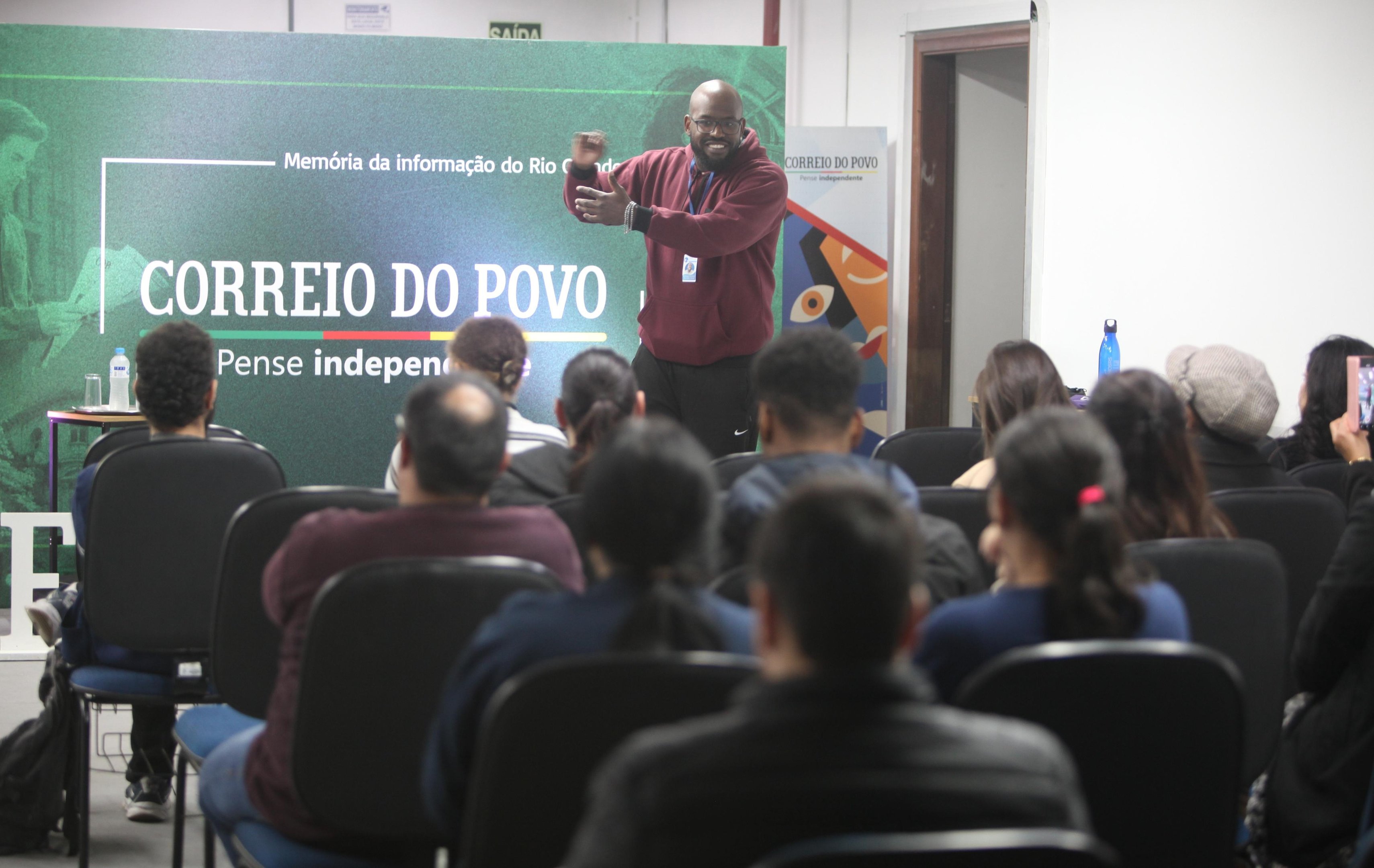 Educador Social Wellington Fraga palestrou sobre combate ao racismo na Sipat do Correio do Povo