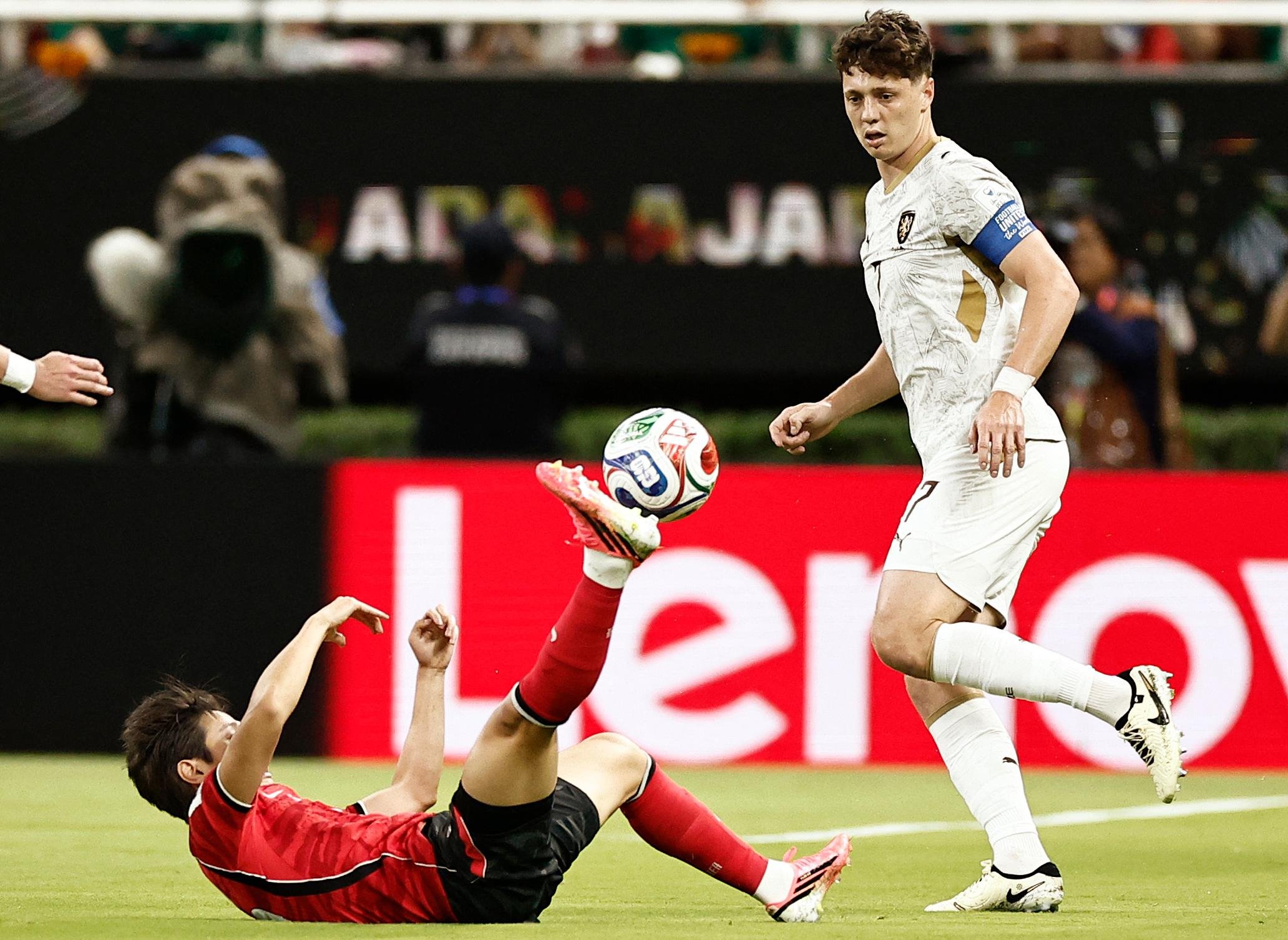O capit&atilde;o da Rep&uacute;blica Tcheca, Ladislav Krejc&iacute;, marcou o gol na derrota para a Coreia do Sul, em Guadalajara