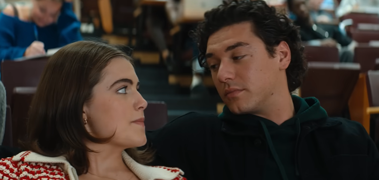 S&eacute;rie "Off Campus" &eacute; protagonizada por Ella Bright e Belmont Cameli