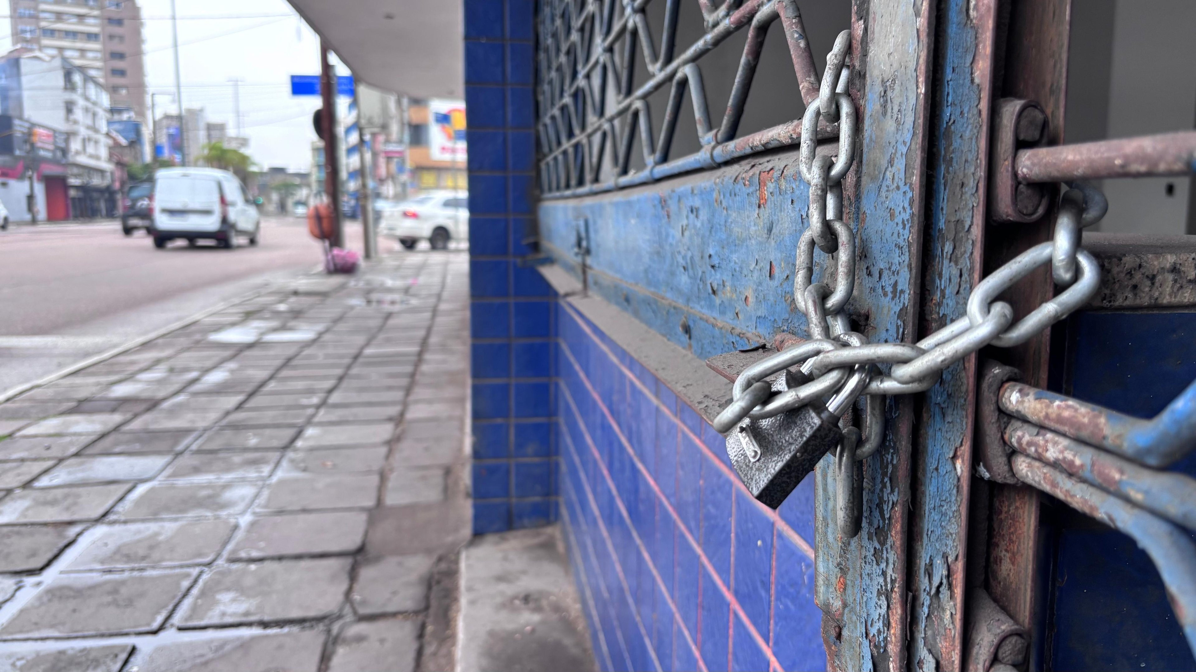 Abandono na avenida Farrapos