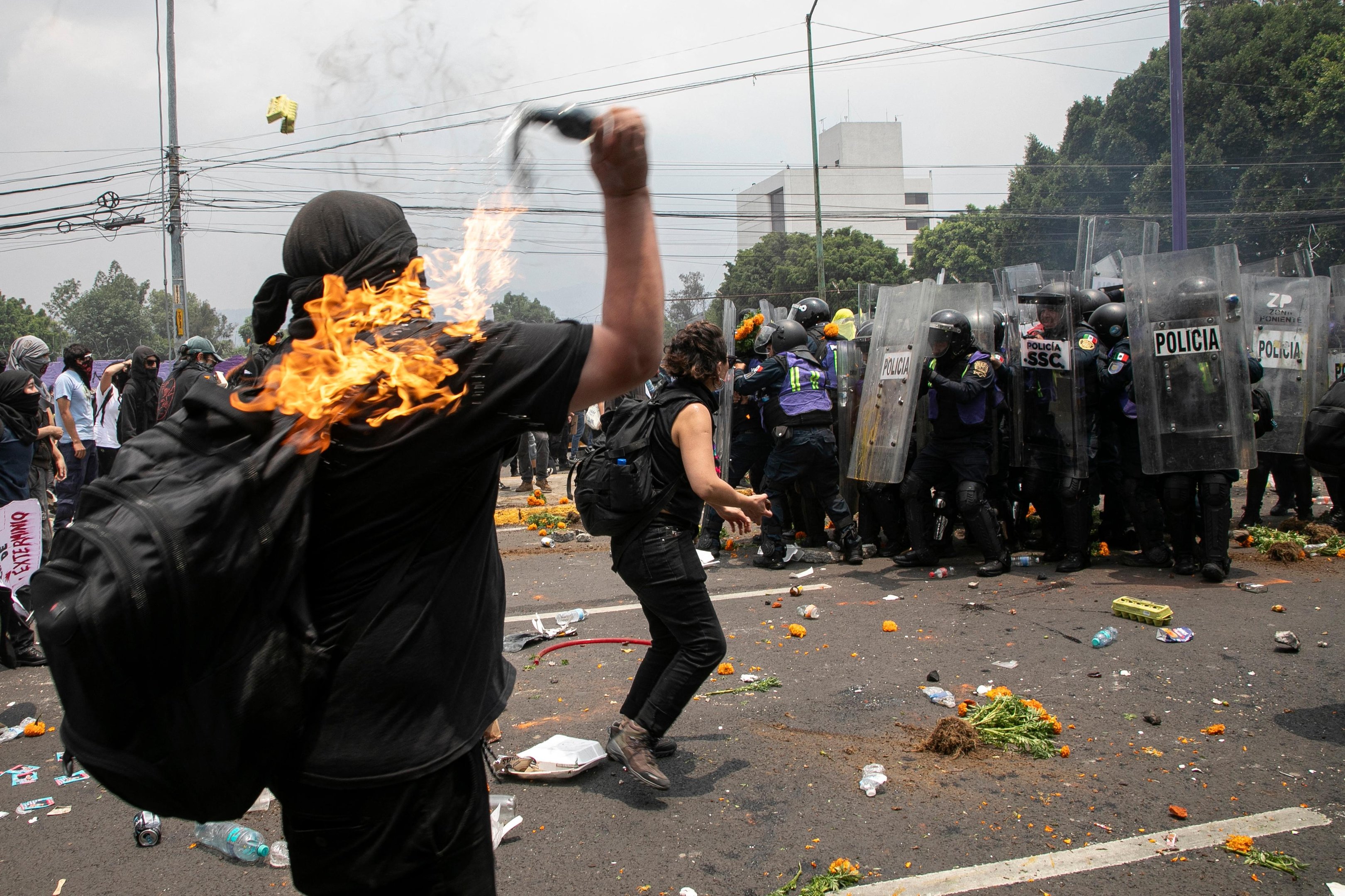 Diferentes grupos criticavam a realiza&ccedil;&atilde;o de uma Copa do Mundo no M&eacute;xico enquanto o pa&iacute;s enfrenta a viol&ecirc;ncia do crime organizado