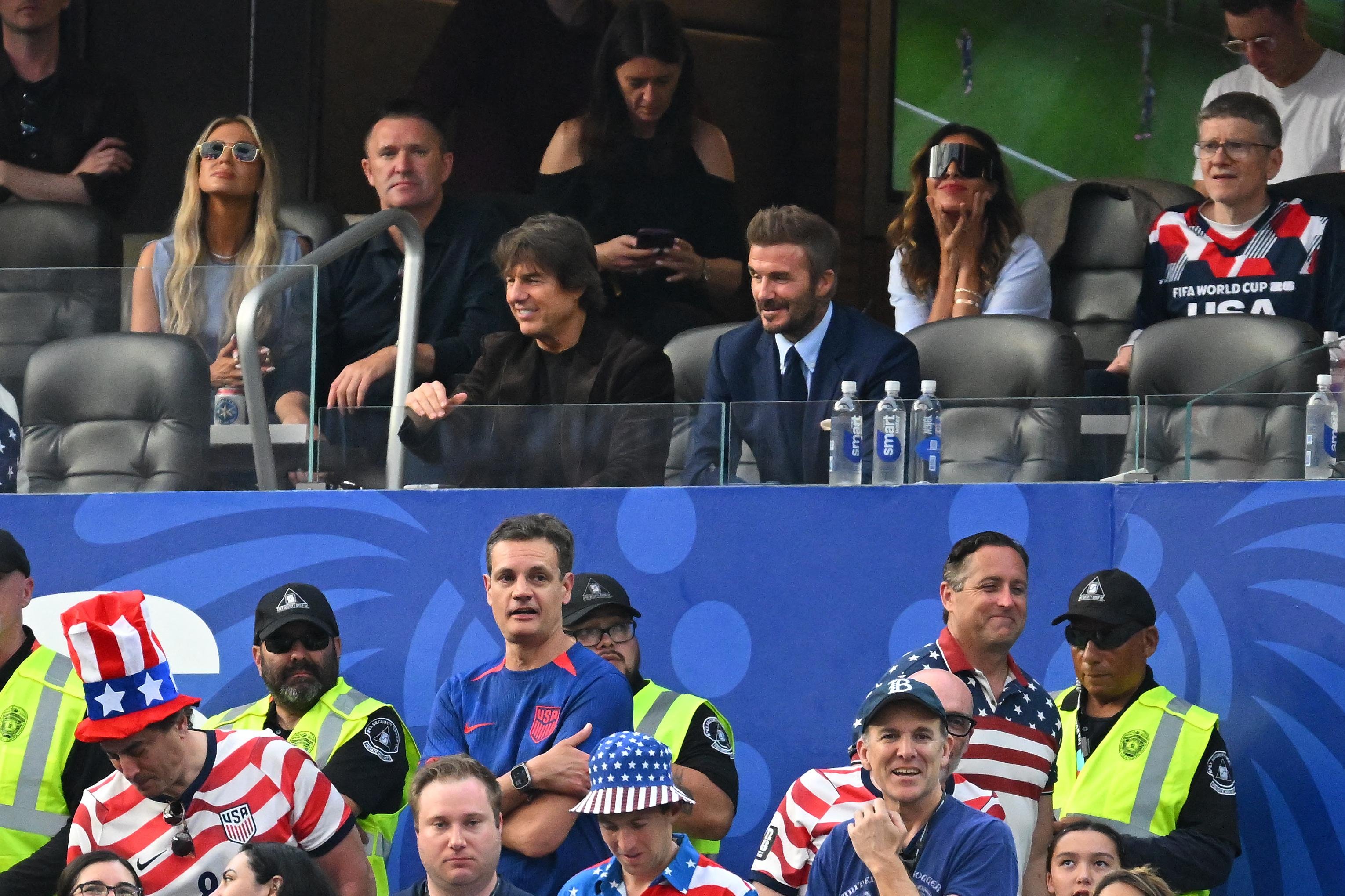 Beckham acompanhou Tom Cruise na partida