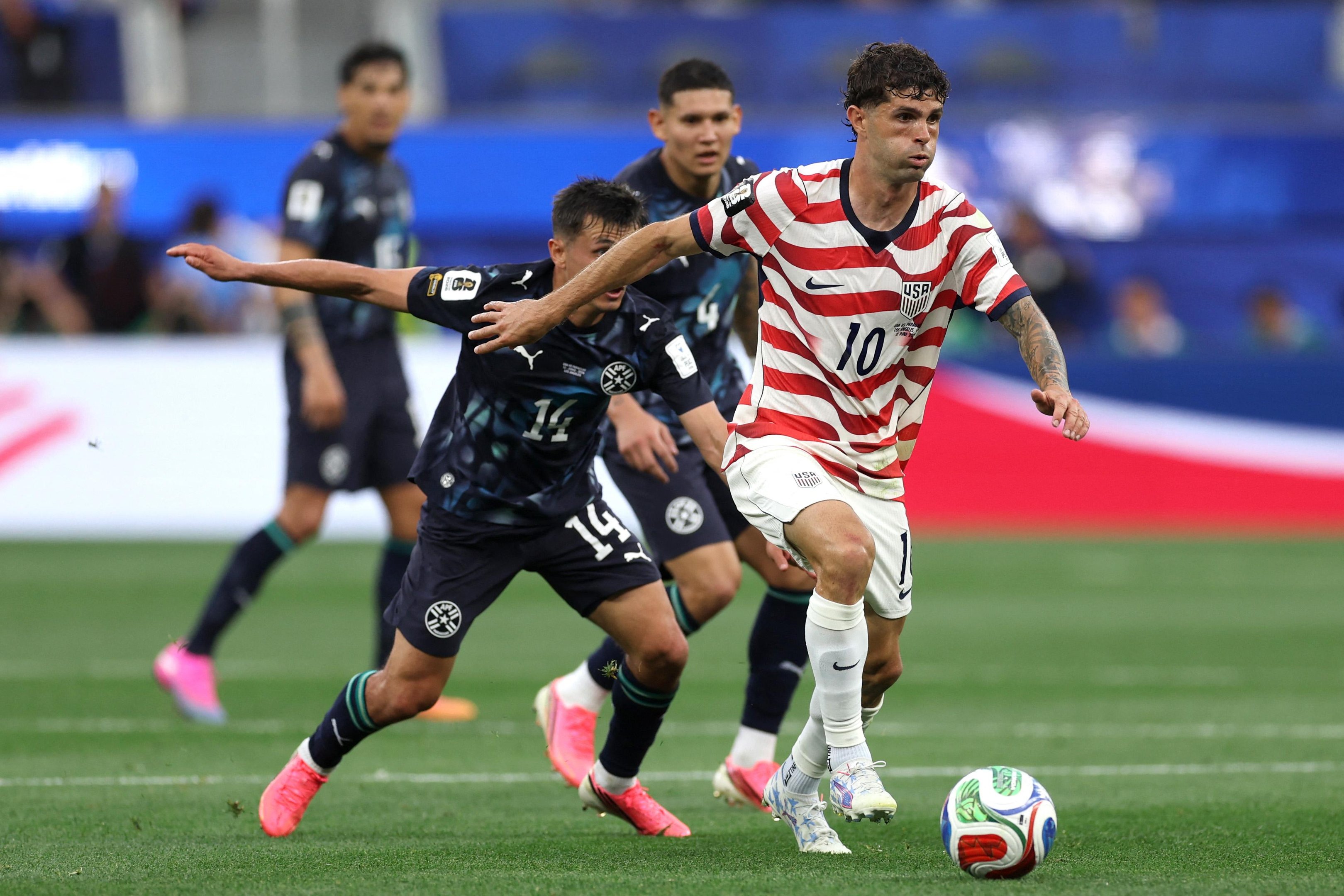 Camisa 10 da sele&ccedil;&atilde;o dos Estados Unidos, Pulisic, deu trabalho para a defesa paraguaia na estreia das duas sele&ccedil;&otilde;es na Copa do Mundo de 2026