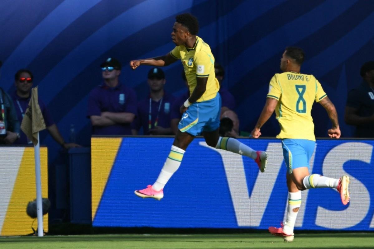Vin&iacute;cius J&uacute;nior comemora o gol do Brasil no empate com o Marrocos por 1 a 1