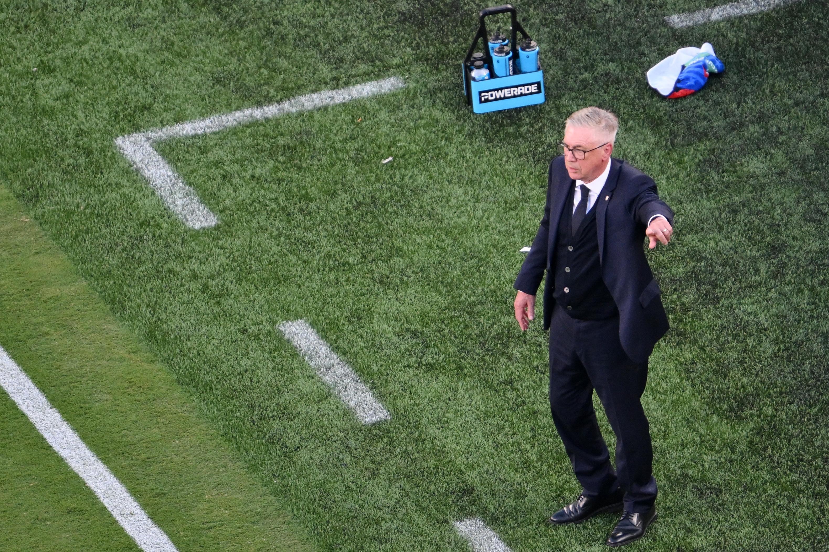 T&eacute;cnico fez escolhas que n&atilde;o deram certo no primeiro jogo do Brasil na Copa