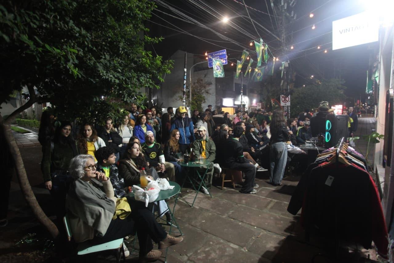 Por volta das 21h40, carga retornou ao comportamento t&iacute;pico observado para um s&aacute;bado