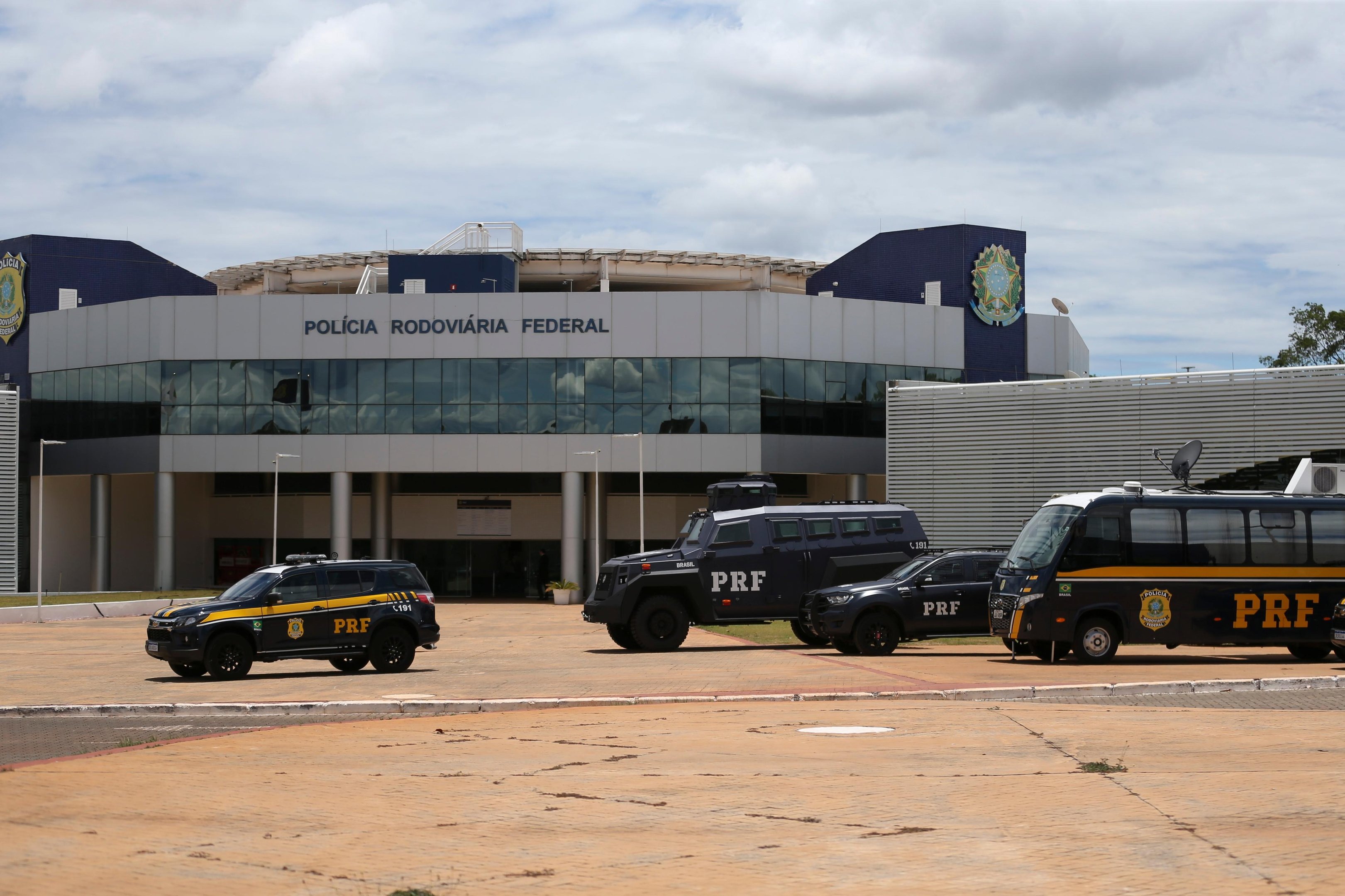 A corpora&ccedil;&atilde;o busca documentos relacionados &agrave; movimenta&ccedil;&atilde;o financeira dos envolvidos