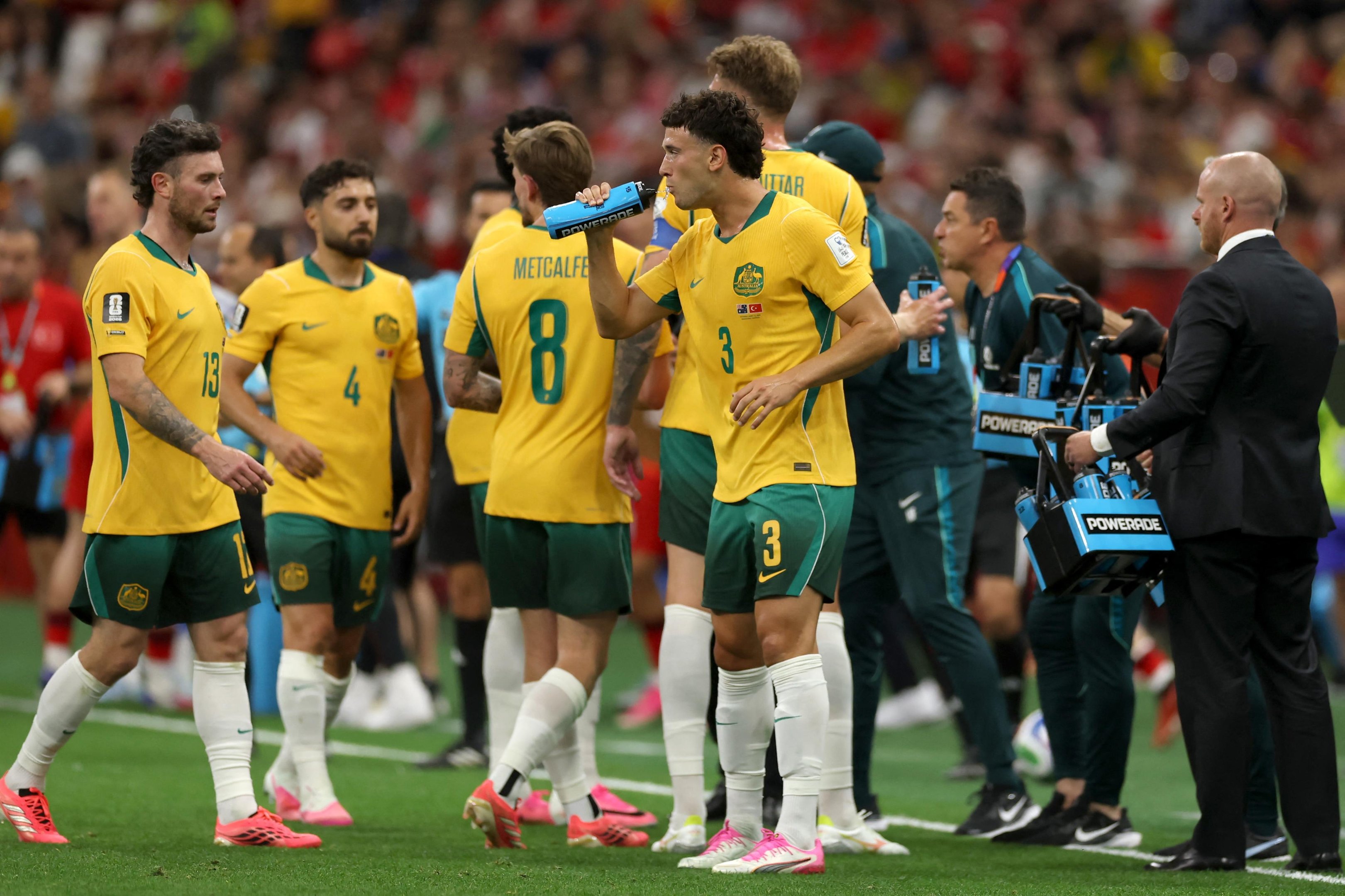 No total, essas pausas duram seis minutos, a princ&iacute;pio para ajudar os jogadores em uma competi&ccedil;&atilde;o com v&aacute;rios jogos disputados em altas temperaturas