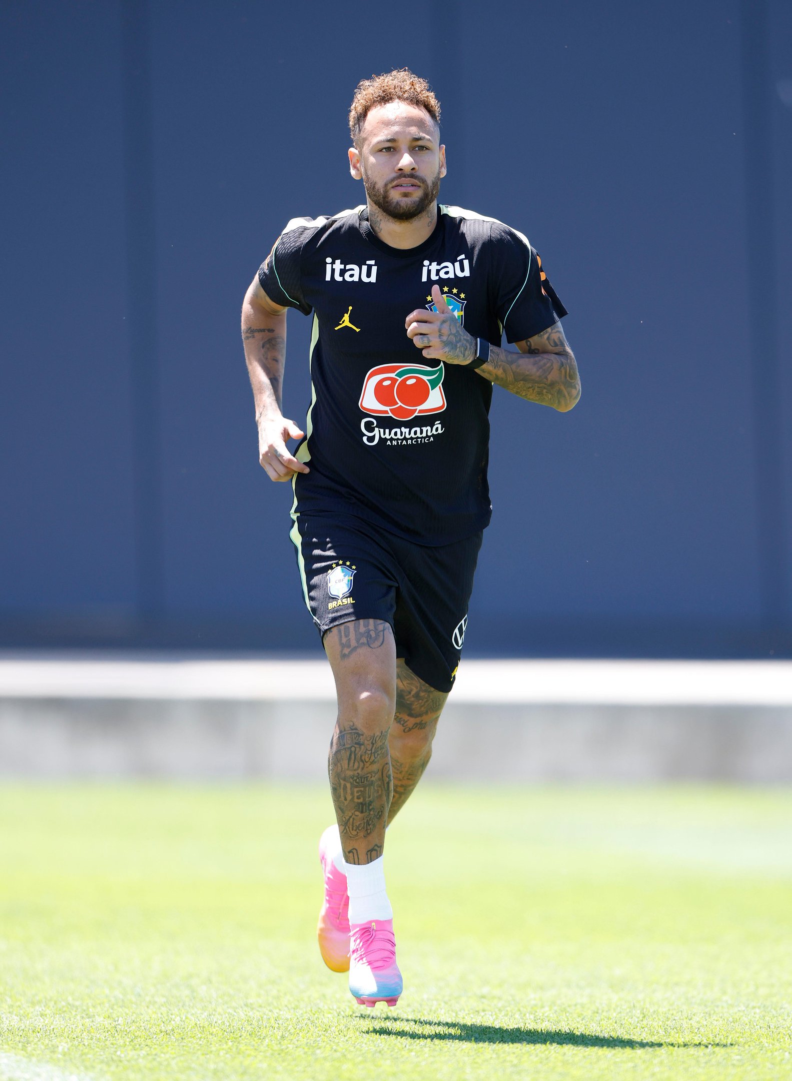 Neymar treinou pela primeira vez nesta manh&atilde;, ,em New Jersey, nos EUA