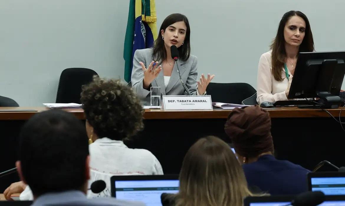 Proposta que criminaliza misoginia avan&ccedil;a na C&acirc;mara dos Deputados