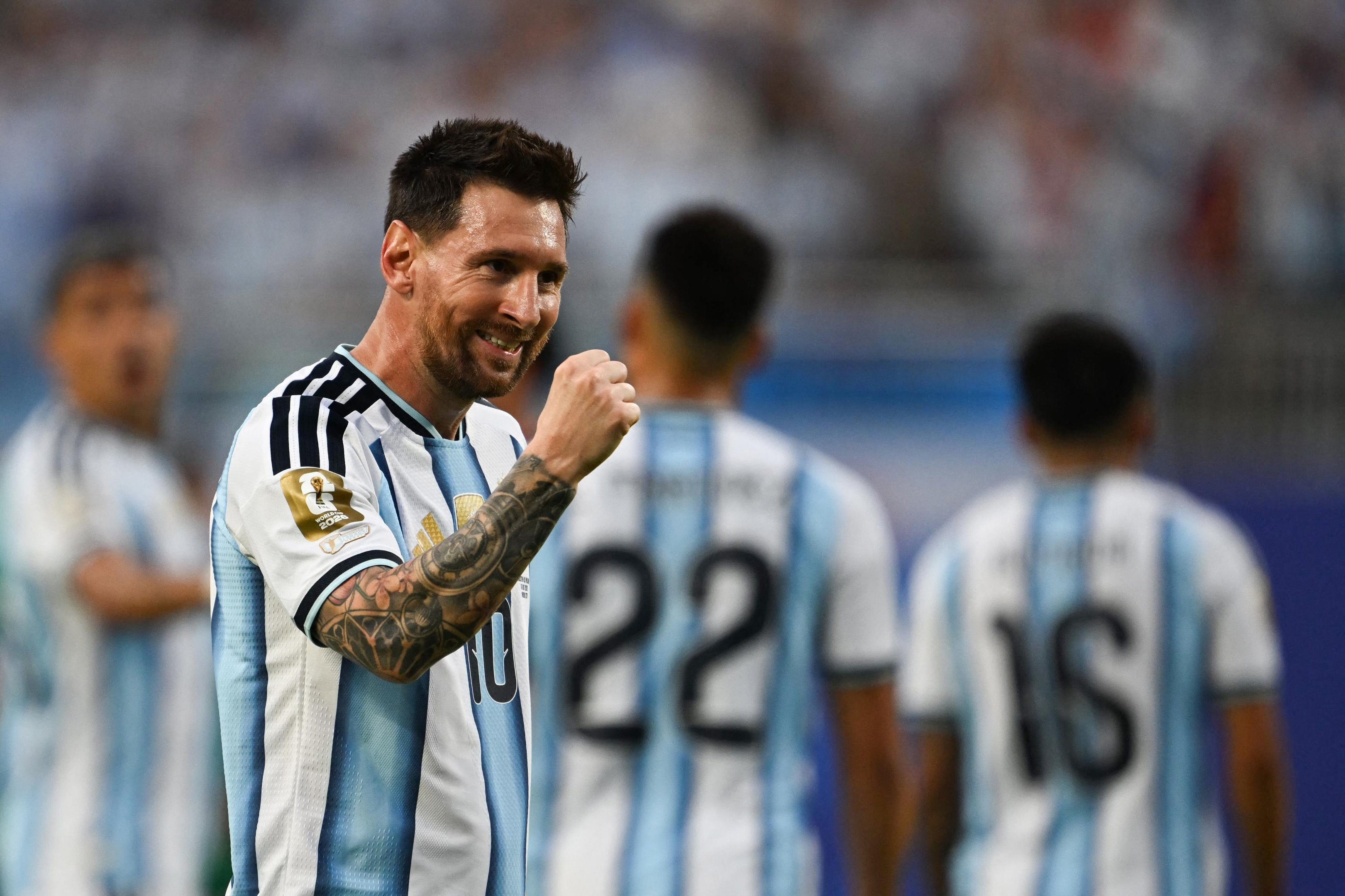 Messi alcan&ccedil;ou o alem&atilde;o Miroslav Klose como maior artilheiro da hist&oacute;ria do torneio, com 16 gols, ao marcar tr&ecirc;s gols contra a Arg&eacute;lia