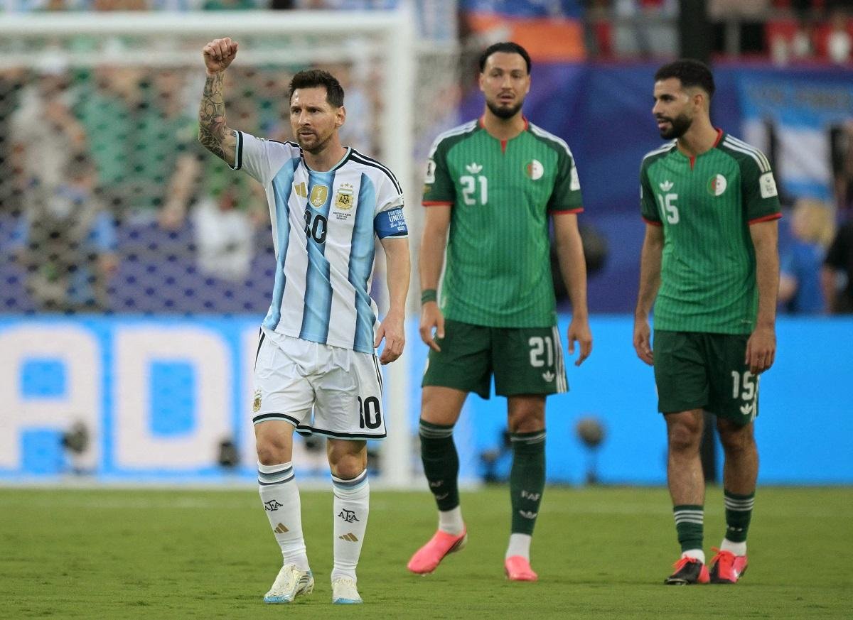 Ap&oacute;s o primeiro gol na Copa do Mundo contra a Arg&eacute;lia, l&aacute;grimas rolaram pela face de Messi e depois o craque argentino explicou o motivo