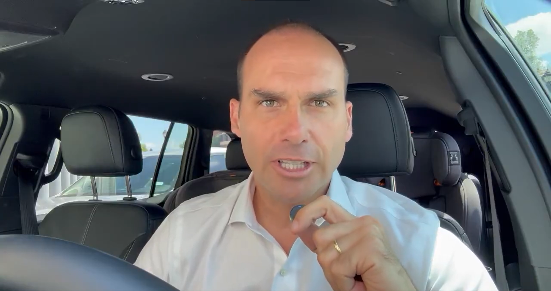 Eduardo Bolsonaro pede a Donald Trump que retome san&ccedil;&otilde;es contra ministro do STF Alexandre de Moraes, um dia ap&oacute;s ser condenado pela Corte