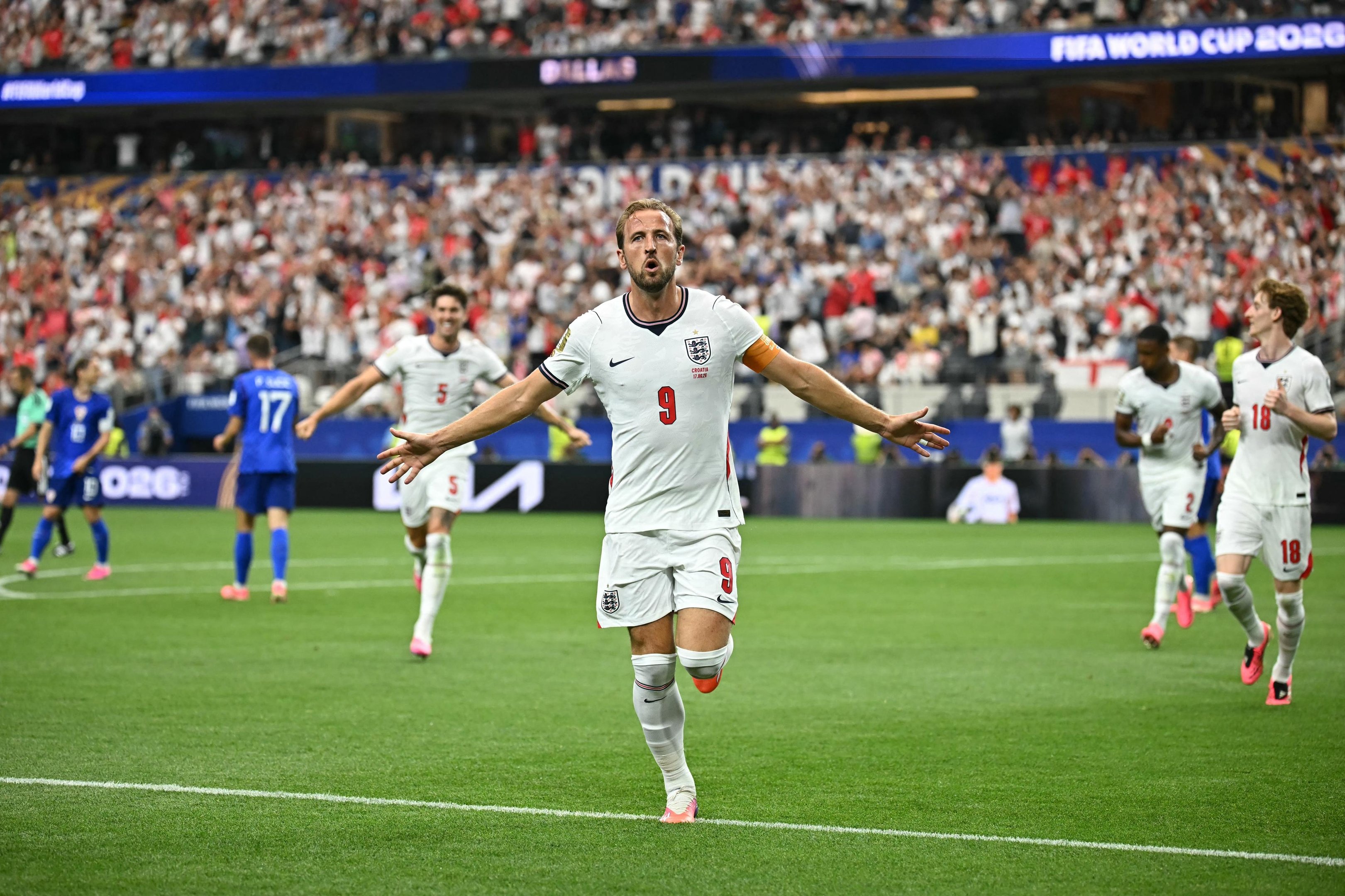 Harry Kane marcou dois gols para a sele&ccedil;&atilde;o da Inglaterra contra a Cro&aacute;cia, na estreia na Copa do Mundo 2026